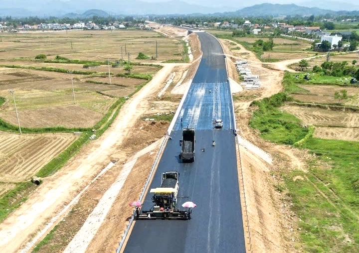 Gia Lai hoàn thành giải phóng mặt bằng dự án cao tốc Bắc - Nam phía Đông- Ảnh 1. Gia Lai hoàn thành giải phóng mặt bằng dự án cao tốc Bắc - Nam phía Đông- Ảnh 1.