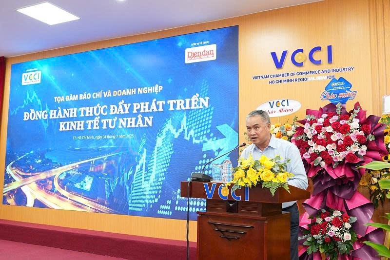 Báo chí đồng hành, thúc đẩy kinh tế tư nhân phát triển- Ảnh 2. Báo chí đồng hành, thúc đẩy kinh tế tư nhân phát triển- Ảnh 2.