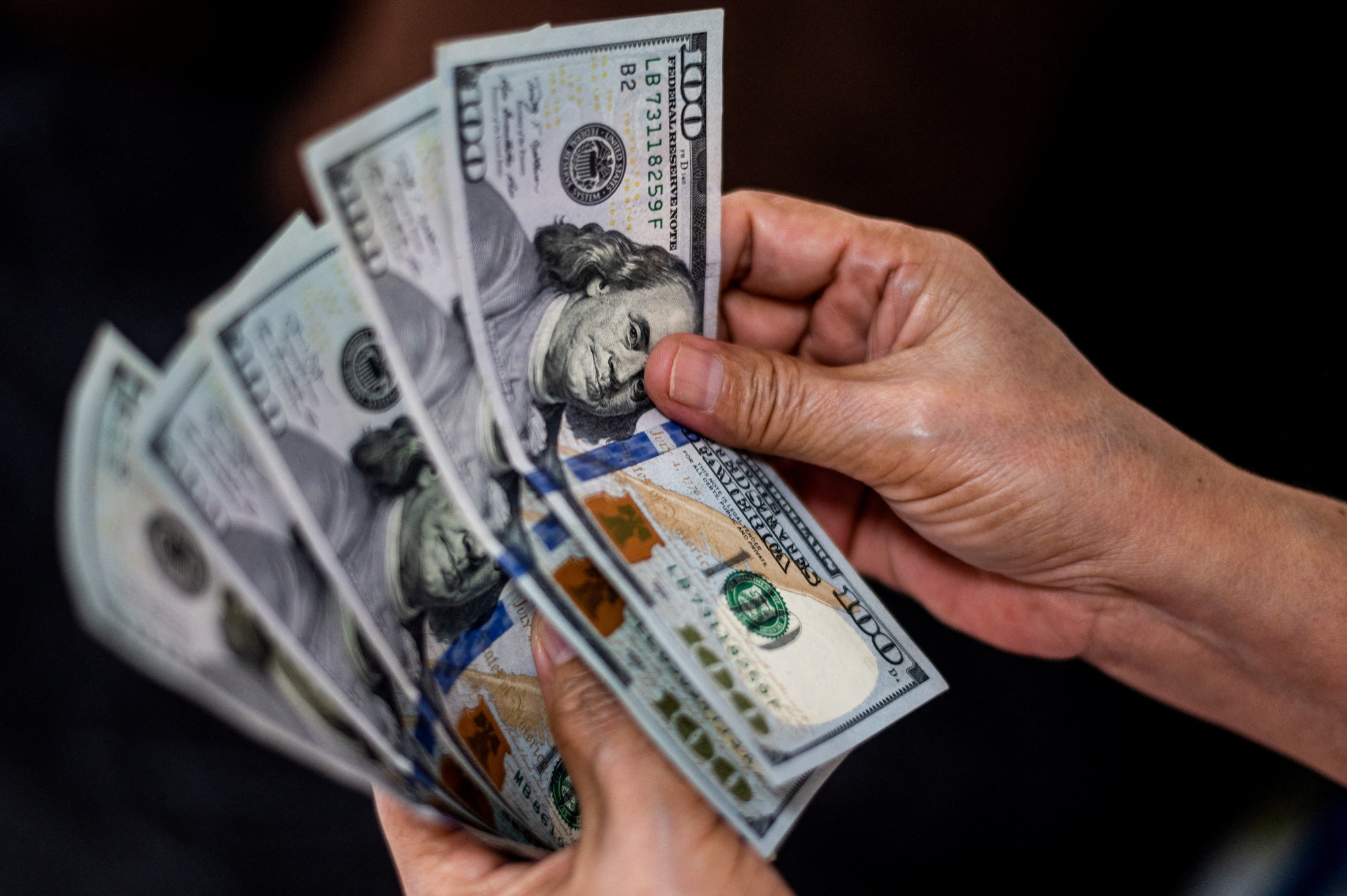 Giá USD ngân hàng tiếp tục "nóng"- Ảnh 1. Giá USD ngân hàng tiếp tục "nóng"- Ảnh 1.
