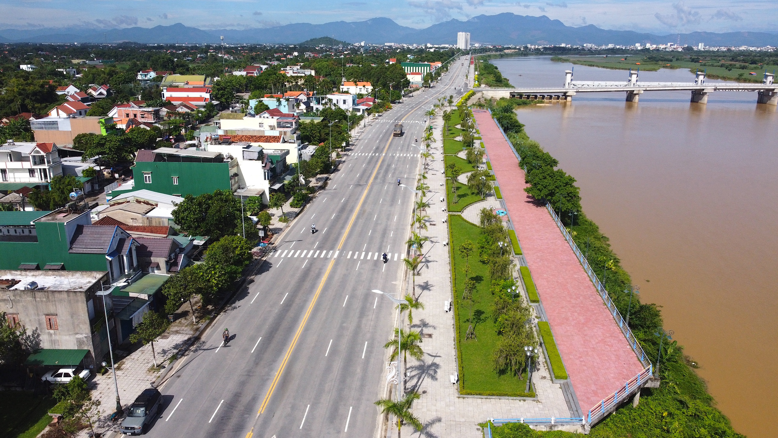 Ngắm hai cung đường đẹp ở Quảng Ngãi- Ảnh 9. Ngắm hai cung đường đẹp ở Quảng Ngãi- Ảnh 9.