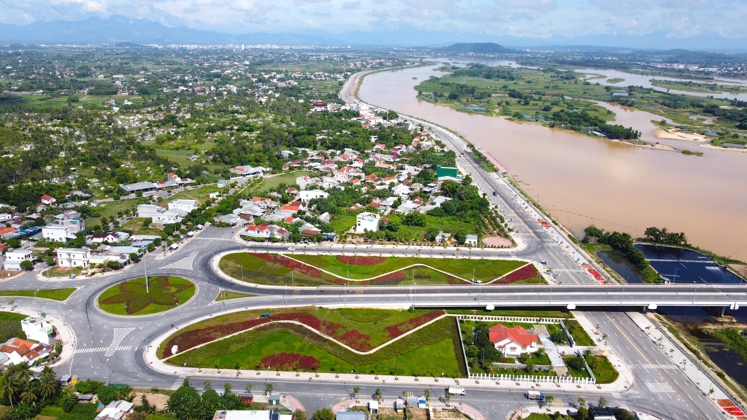 Ngắm hai cung đường đẹp ở Quảng Ngãi- Ảnh 11. Ngắm hai cung đường đẹp ở Quảng Ngãi- Ảnh 11.