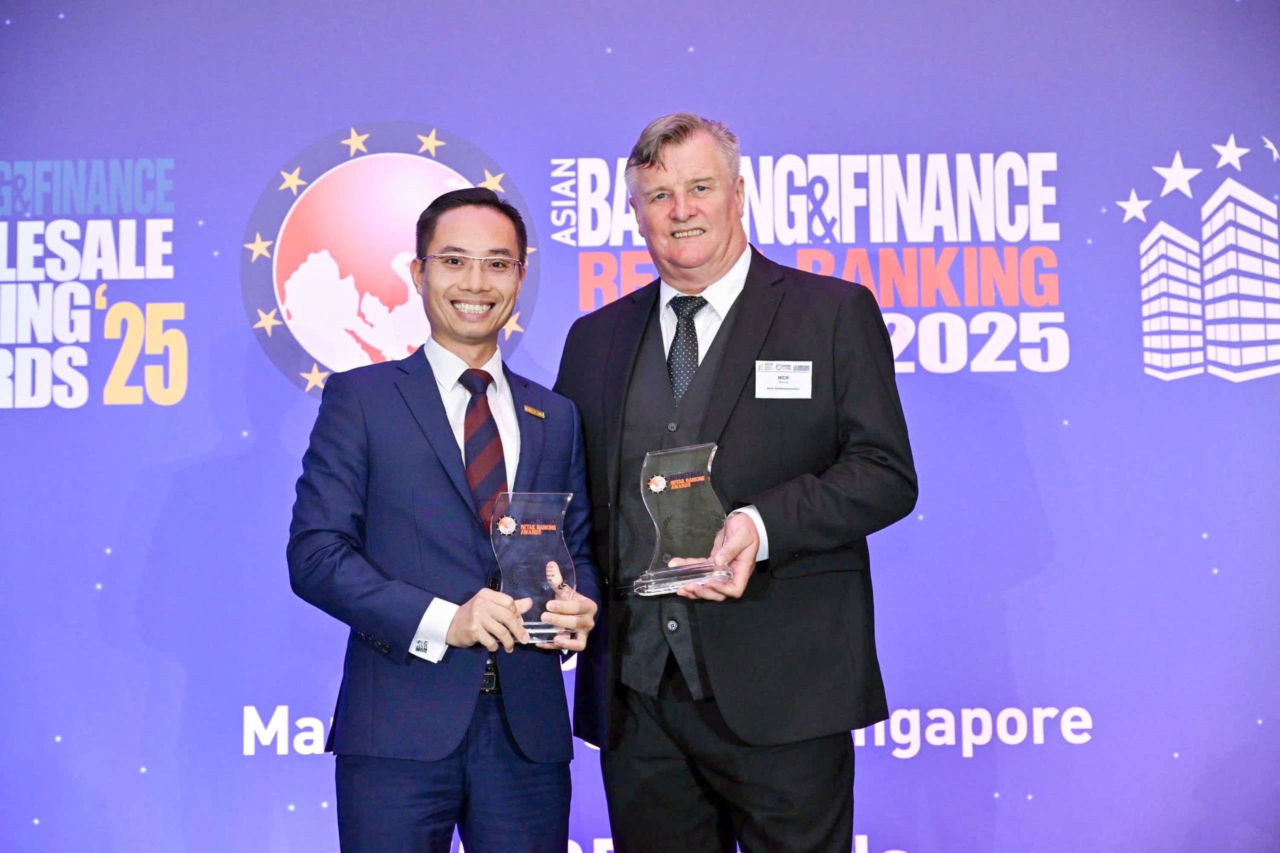 Nam A Bank nhận cú đúp giải thưởng quốc tế- Ảnh 1. Nam A Bank nhận cú đúp giải thưởng quốc tế- Ảnh 1.