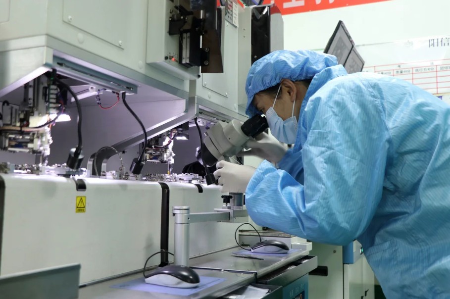 Mỹ dỡ bỏ hạn chế xuất khẩu phần mềm thiết kế chip sang Trung Quốc- Ảnh 2. Mỹ dỡ bỏ hạn chế xuất khẩu phần mềm thiết kế chip sang Trung Quốc- Ảnh 2.