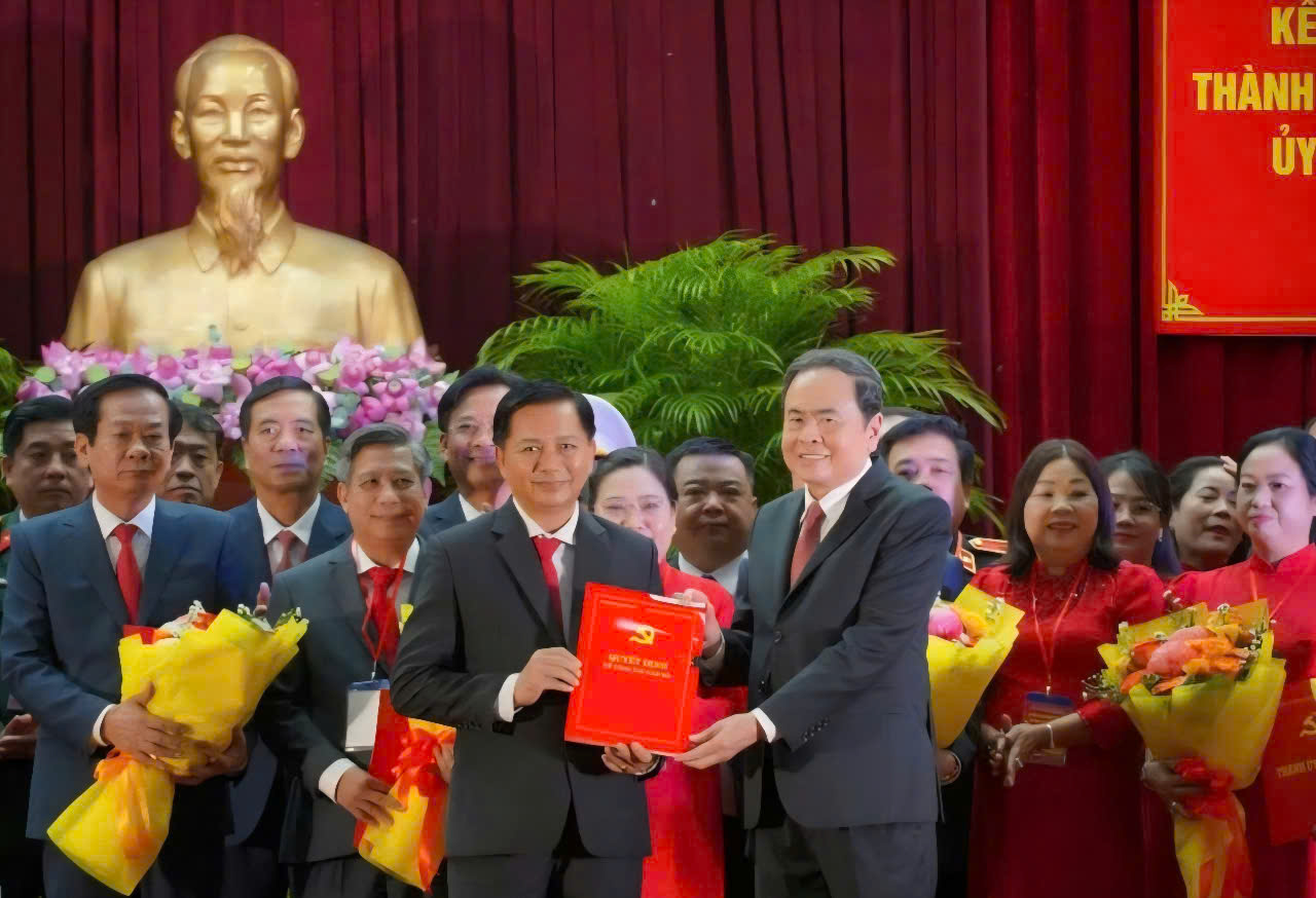 Cần Thơ phân công nhiệm vụ Chủ tịch, các Phó chủ tịch thành phố- Ảnh 1. Cần Thơ phân công nhiệm vụ Chủ tịch, các Phó chủ tịch thành phố- Ảnh 1.