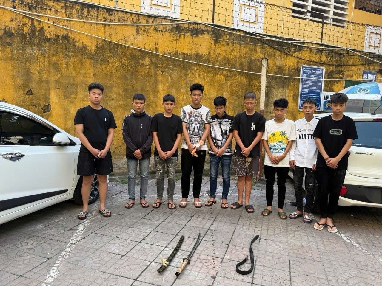 Công an Phú Thọ xử lý nhóm thanh, thiếu niên gây rối trật tự công cộng- Ảnh 1. Công an Phú Thọ xử lý nhóm thanh, thiếu niên gây rối trật tự công cộng- Ảnh 1.