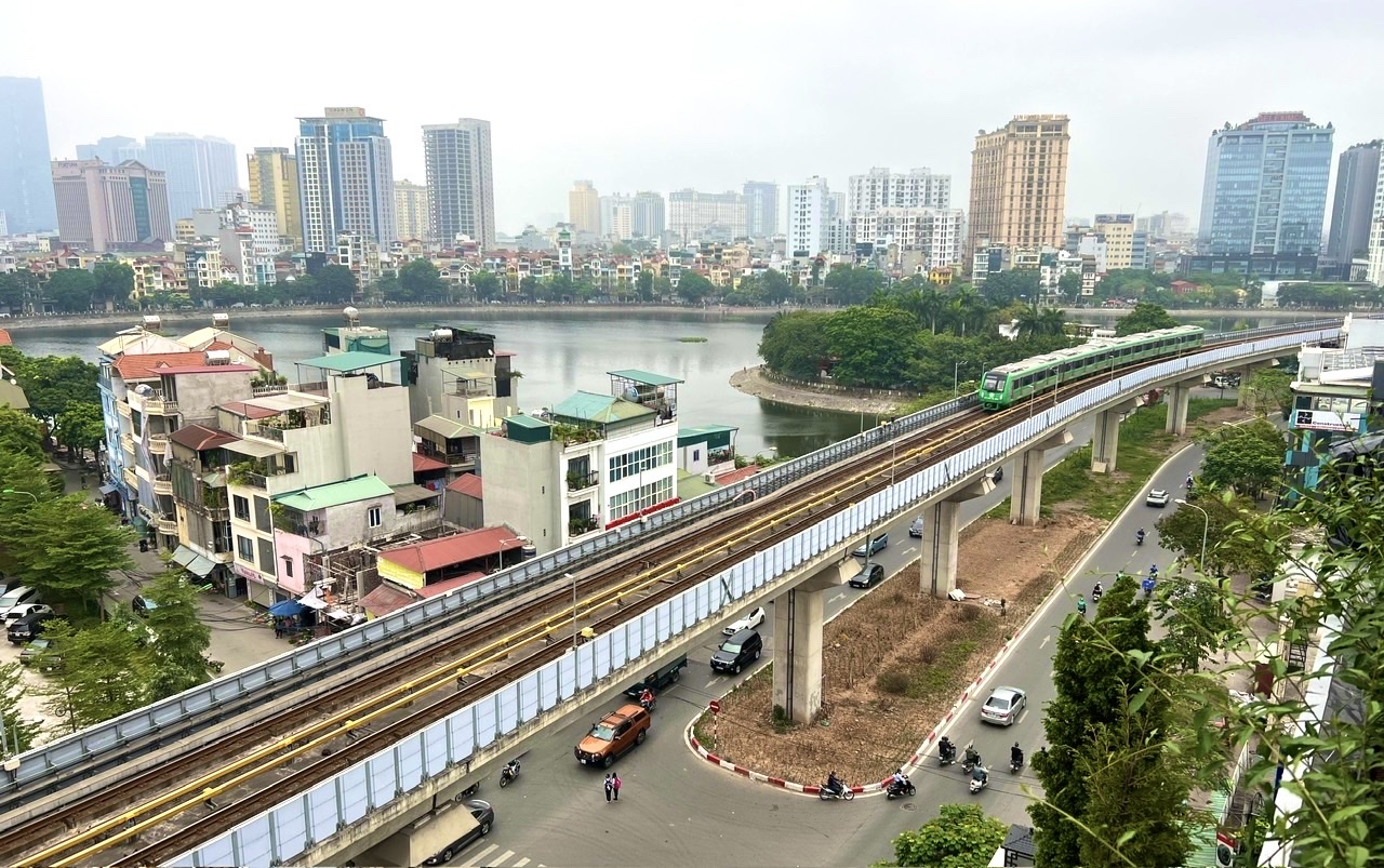 Xây dựng tiêu chuẩn, quy chuẩn phù hợp để triển khai các dự án đường sắt quy mô lớn- Ảnh 1. Xây dựng tiêu chuẩn, quy chuẩn phù hợp để triển khai các dự án đường sắt quy mô lớn- Ảnh 1.