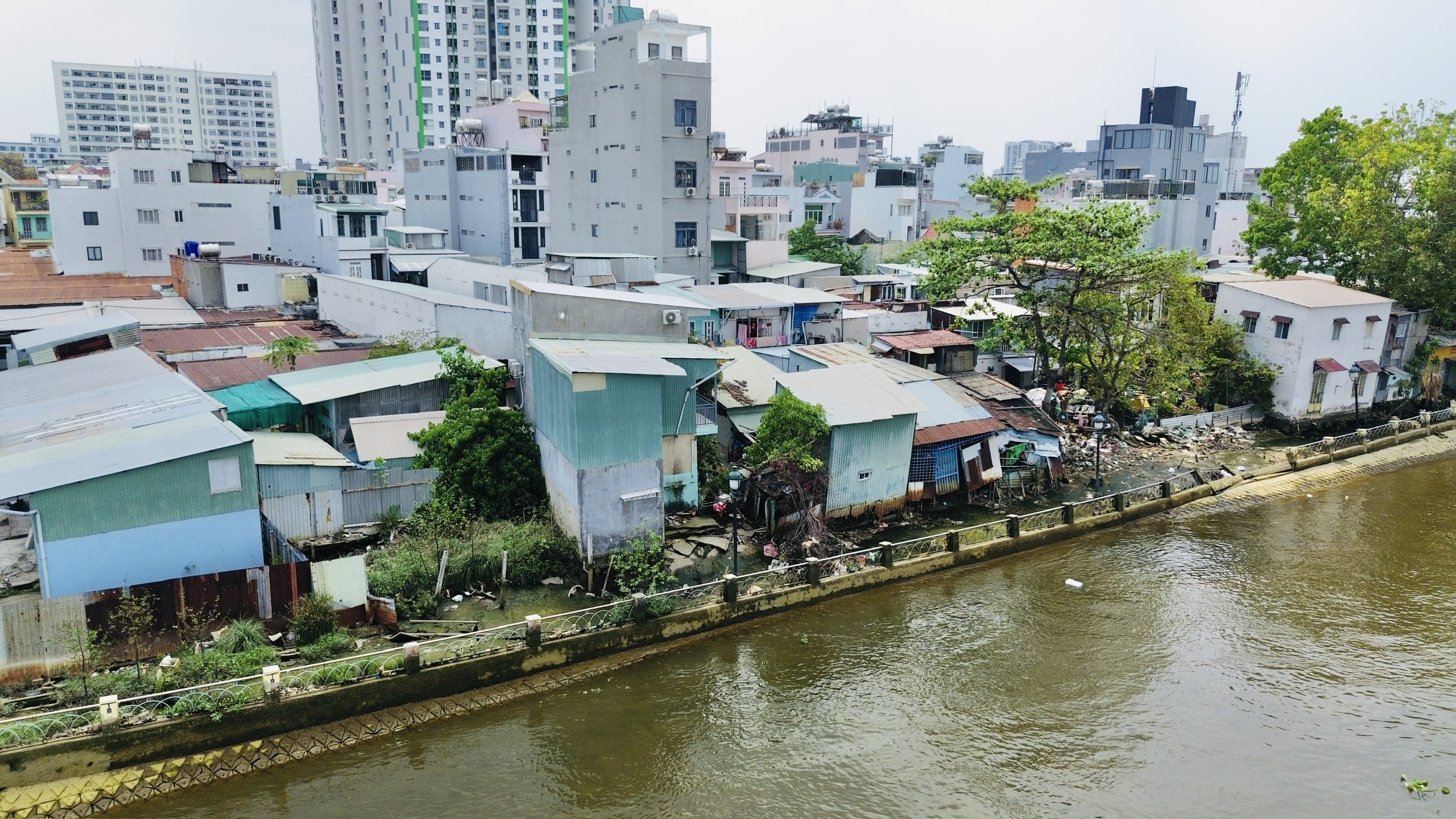 TP.HCM: Loạt dự án chống sạt lở Thanh Đa tái khởi động sau khi thay nhà thầu vi phạm- Ảnh 2.