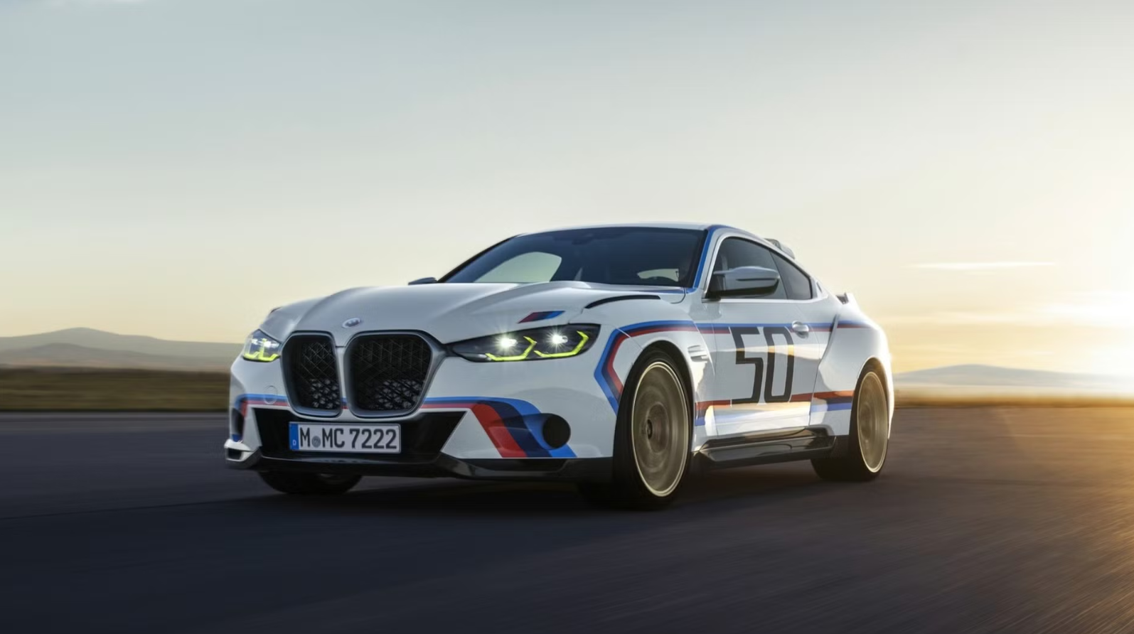 Siêu phẩm mới của BMW đang dần được hé lộ - Ảnh 2. Siêu phẩm mới của BMW đang dần được hé lộ - Ảnh 2.
