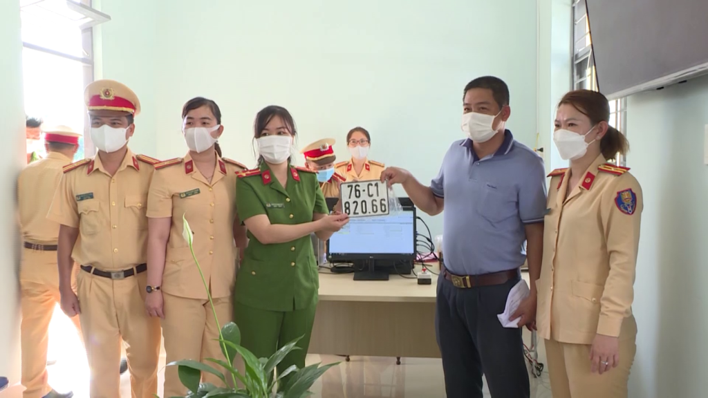 Người dân tỉnh Quảng Ngãi làm đăng ký xe ở đâu, biển kiểm soát thế nào?- Ảnh 2. Người dân tỉnh Quảng Ngãi làm đăng ký xe ở đâu, biển kiểm soát thế nào?- Ảnh 2.