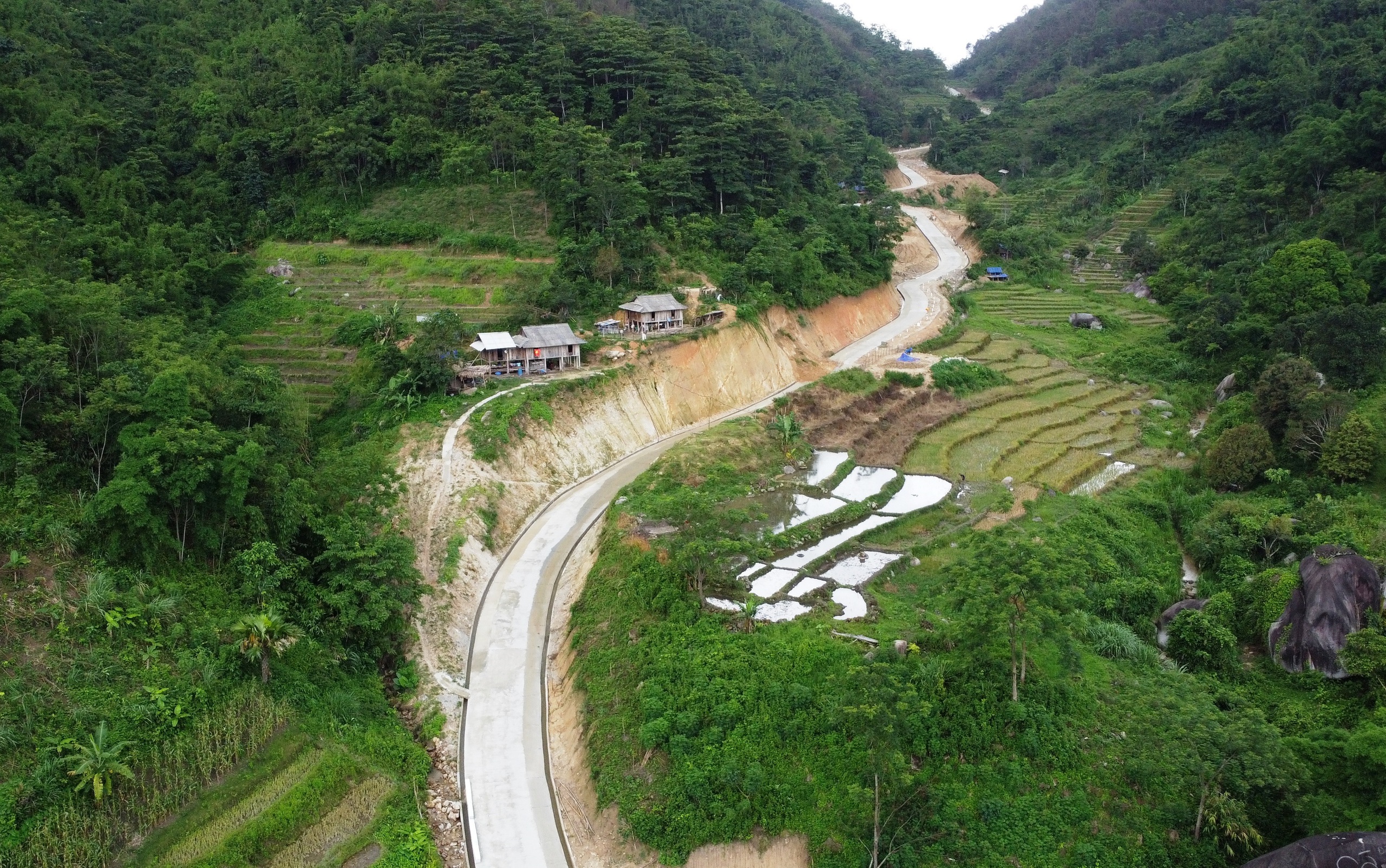 Những tuyến đường vùng biên giúp người dân Thanh Hóa thoát nghèo- Ảnh 3. Những tuyến đường vùng biên giúp người dân Thanh Hóa thoát nghèo- Ảnh 3.