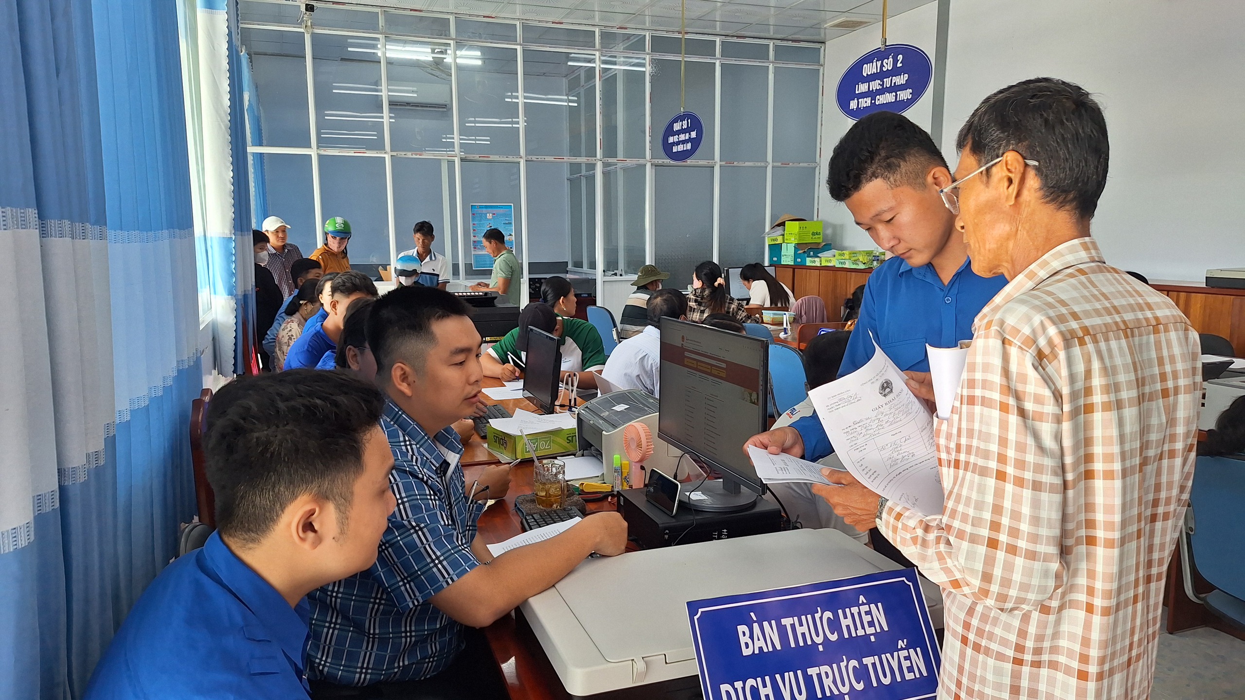 Cà Mau quyết tâm vận hành hiệu quả chính quyền hai cấp- Ảnh 1. Cà Mau quyết tâm vận hành hiệu quả chính quyền hai cấp- Ảnh 1.