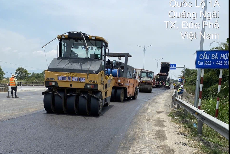 Quốc lộ 1 qua Quảng Ngãi gấp rút sửa chữa, tranh thủ từng ngày nắng- Ảnh 3.