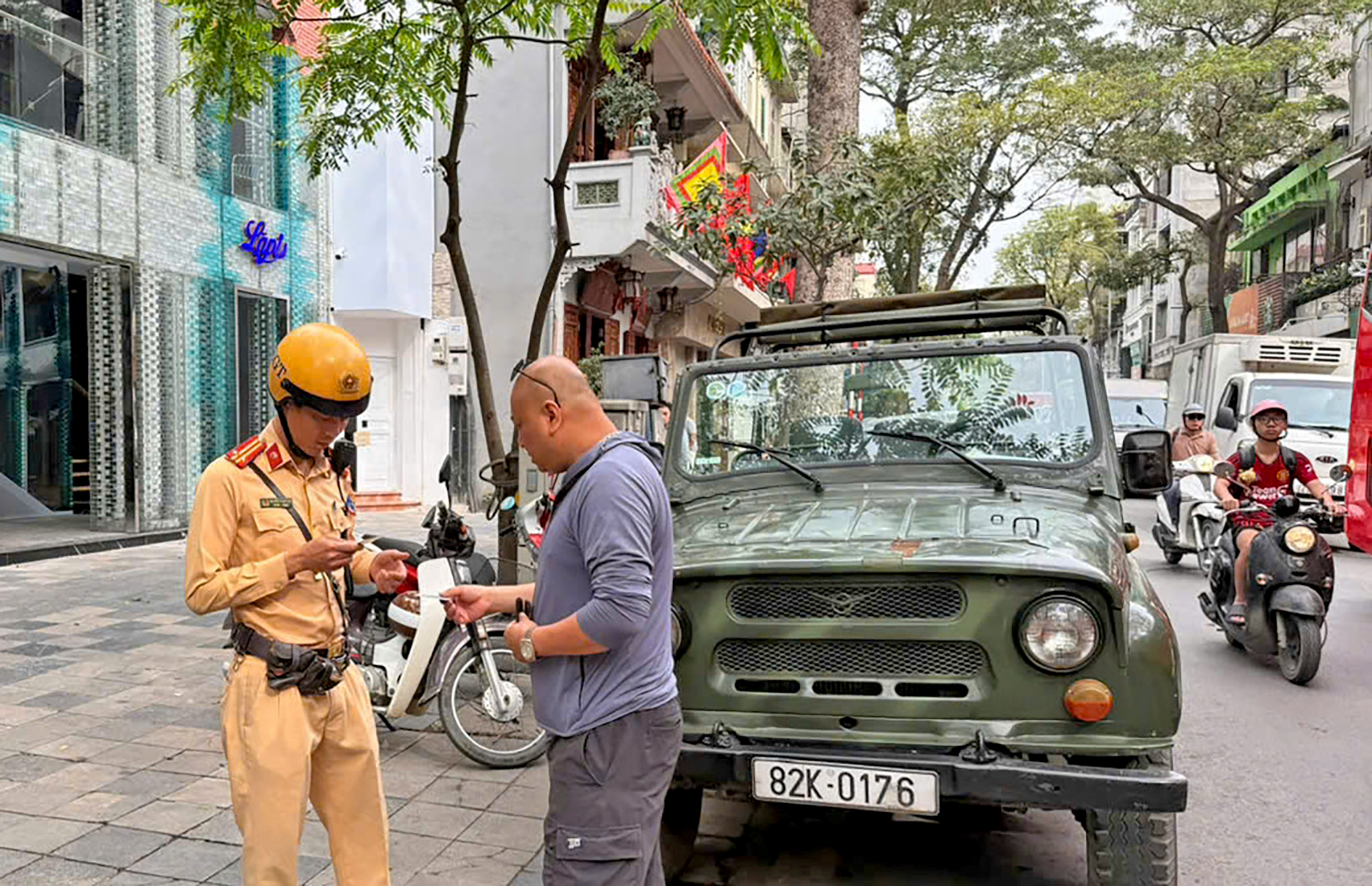 Xử nghiêm xe Jeep, UAZ nhiều “không” chở khách- Ảnh 1. Xử nghiêm xe Jeep, UAZ nhiều “không” chở khách- Ảnh 1.