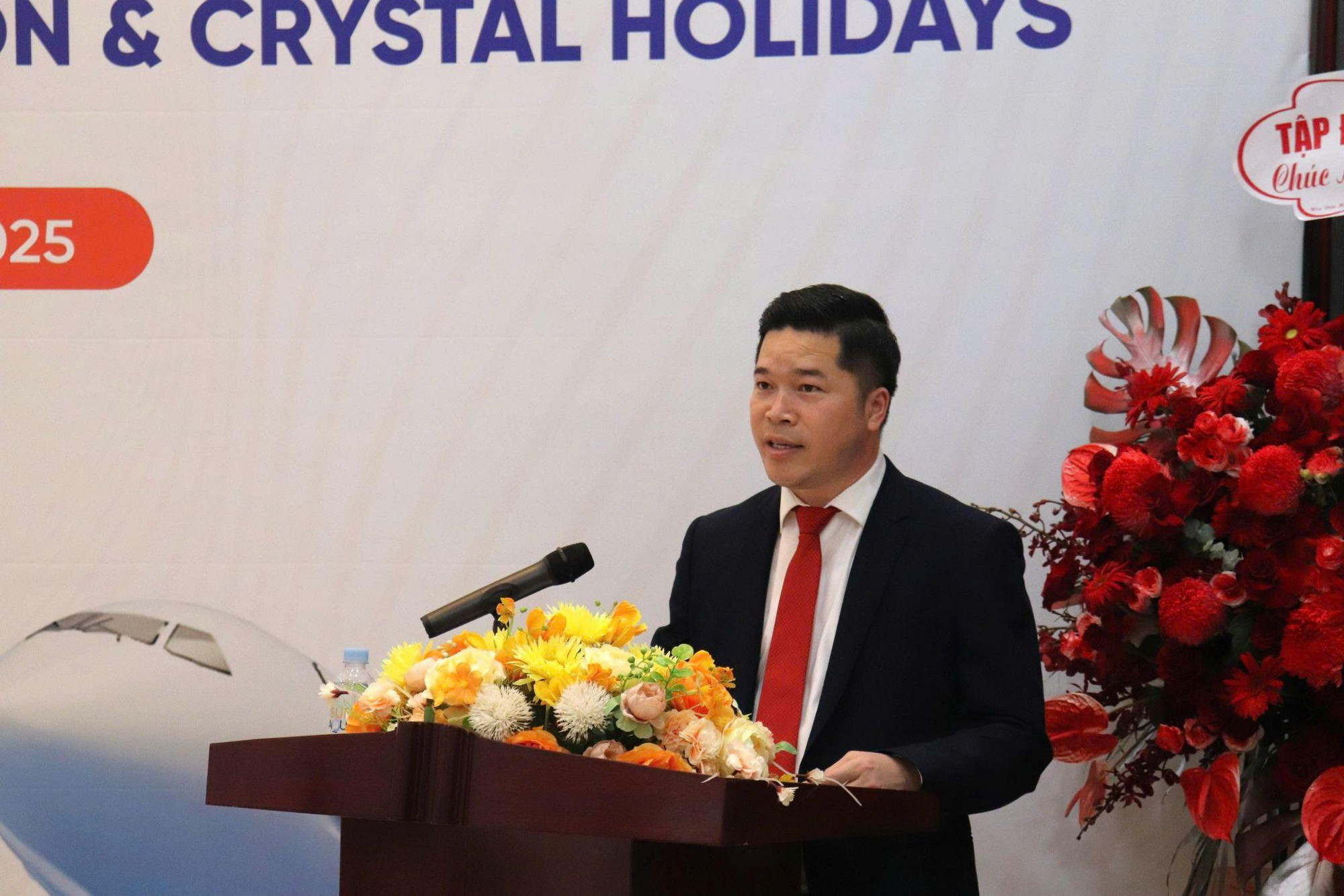 Cảng Hàng không Quốc tế Vân Đồn - Crystal Holidays mở rộng nguồn khách, quảng bá điểm đến- Ảnh 2. Cảng Hàng không Quốc tế Vân Đồn - Crystal Holidays mở rộng nguồn khách, quảng bá điểm đến- Ảnh 2.