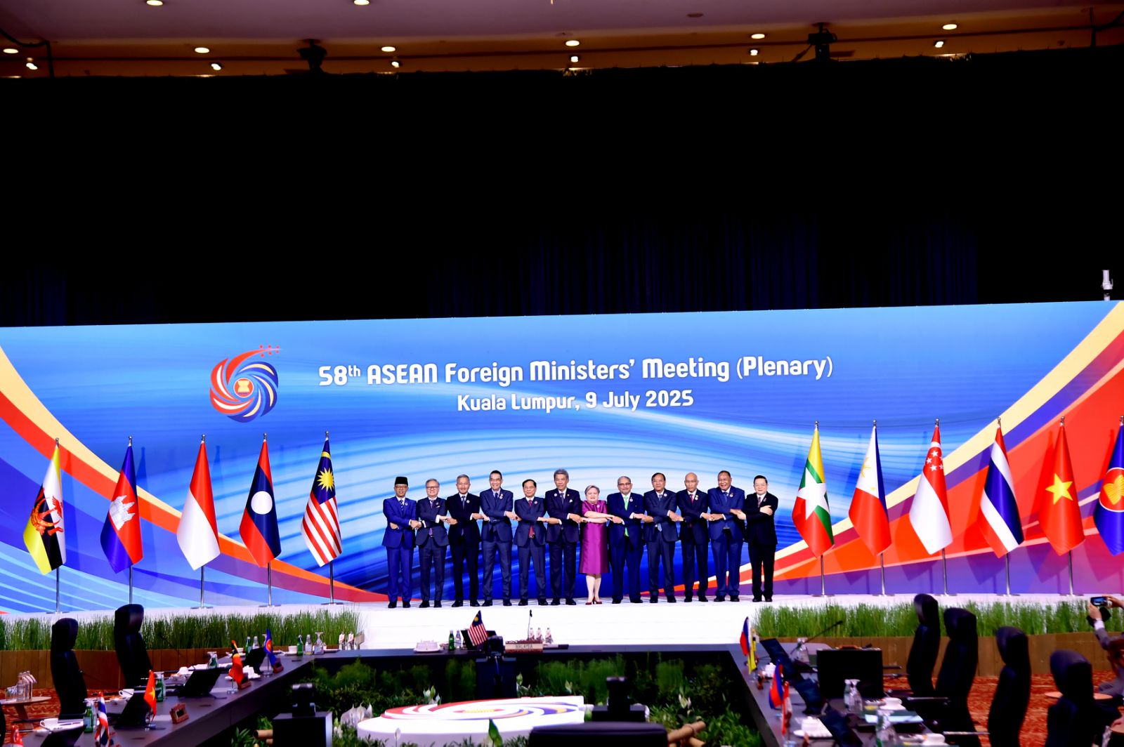 Phó Thủ tướng nêu bật kim chỉ nam dẫn dắt Cộng đồng ASEAN giữa giai đoạn bất ổn- Ảnh 1.