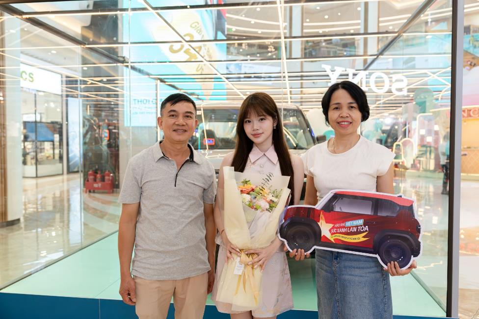 Đặt taxi Xanh SM, rinh ô tô điện VinFast VF3 về nhà- Ảnh 2. Đặt taxi Xanh SM, rinh ô tô điện VinFast VF3 về nhà- Ảnh 2.