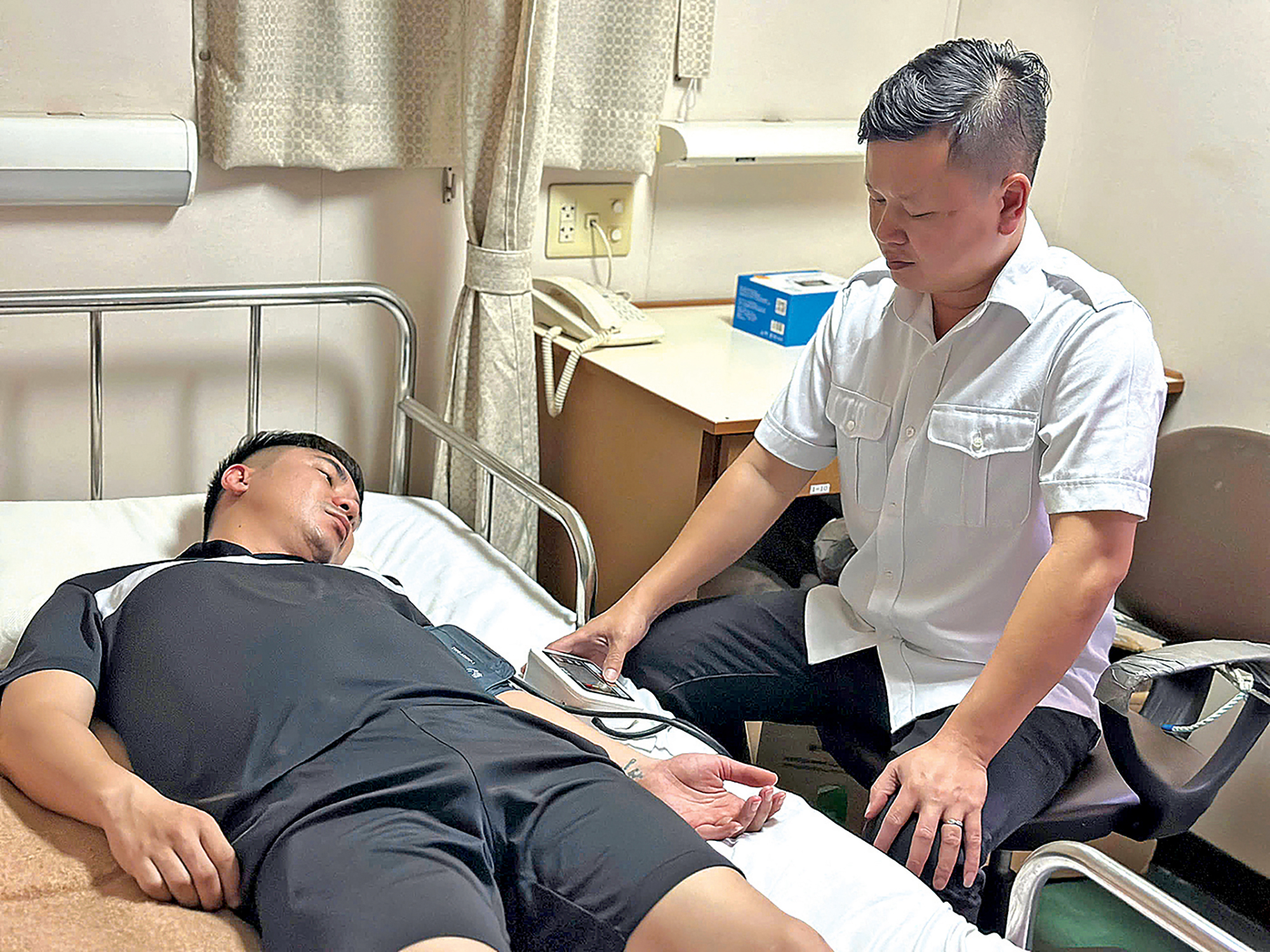 Những thuyền viên kiêm "bác sĩ" giữa đại dương- Ảnh 1. Những thuyền viên kiêm "bác sĩ" giữa đại dương- Ảnh 1.