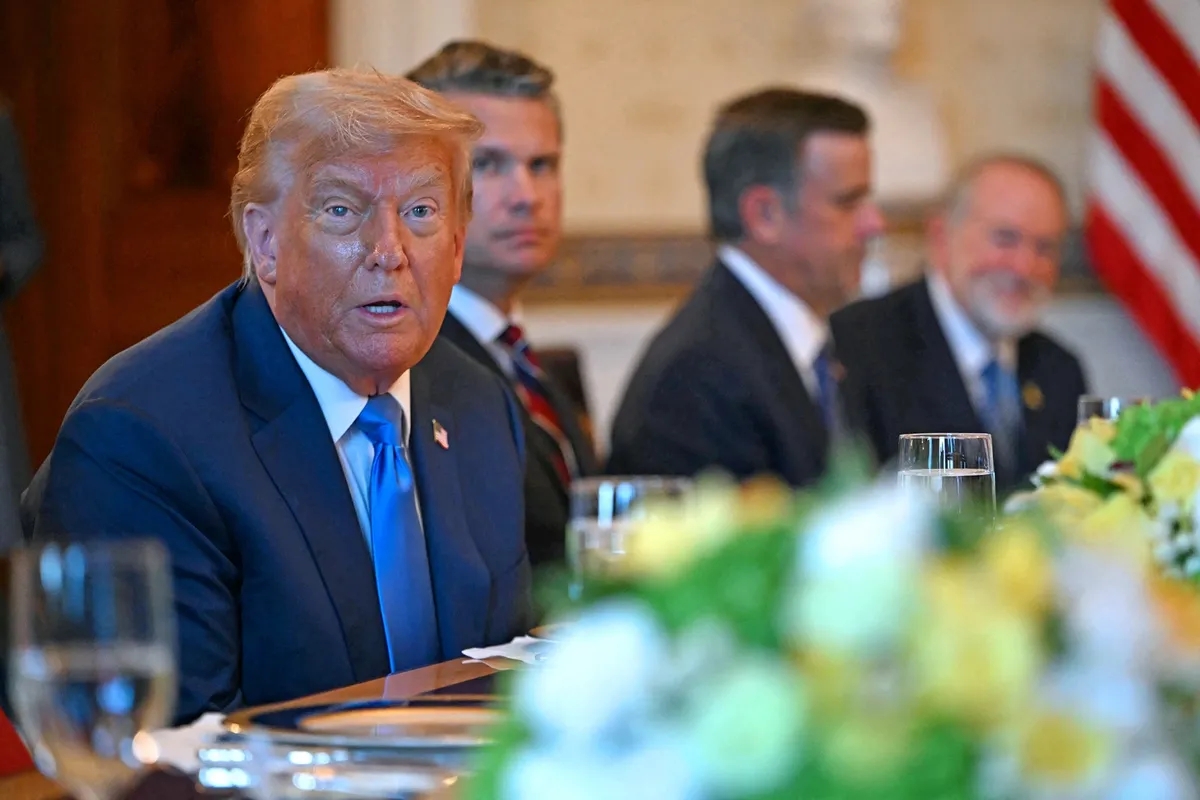 Tổng thống Donald Trump khẳng định không lùi thời hạn áp thuế quan- Ảnh 1. Tổng thống Donald Trump khẳng định không lùi thời hạn áp thuế quan- Ảnh 1.