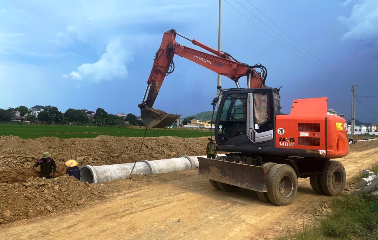 Thanh Hóa: Đẩy nhanh tiến độ dự án đường Đông Tây 3, hoàn thành trước 31/12- Ảnh 4. Thanh Hóa: Đẩy nhanh tiến độ dự án đường Đông Tây 3, hoàn thành trước 31/12- Ảnh 4.