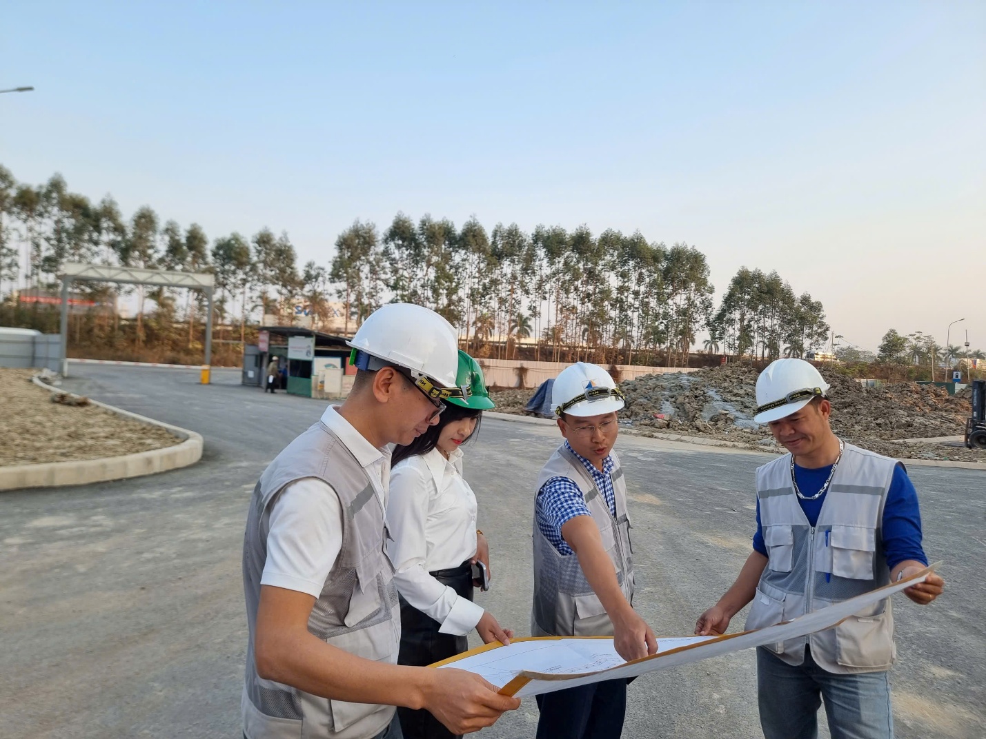 Bỏ chứng chỉ năng lực hoạt động xây dựng: Gỡ rào cản, thúc đẩy môi trường cạnh tranh- Ảnh 2. Bỏ chứng chỉ năng lực hoạt động xây dựng: Gỡ rào cản, thúc đẩy môi trường cạnh tranh- Ảnh 2.