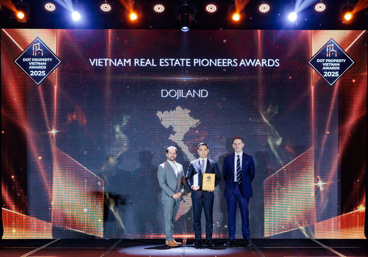 DOJILAND thắng lớn tại Dot Property Vietnam Awards 2025- Ảnh 1. DOJILAND thắng lớn tại Dot Property Vietnam Awards 2025- Ảnh 1.