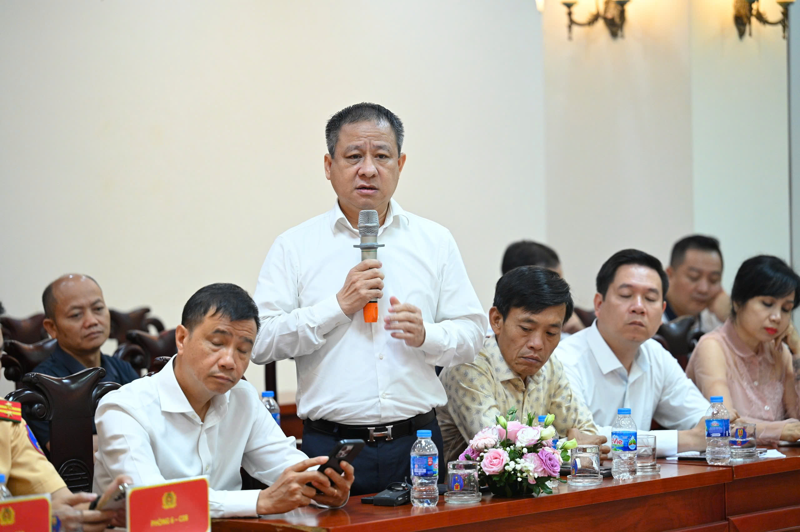 Doanh nghiệp hiến kế giảm tai nạn giao thông liên quan xe kinh doanh vận tải- Ảnh 2. Doanh nghiệp hiến kế giảm tai nạn giao thông liên quan xe kinh doanh vận tải- Ảnh 2.
