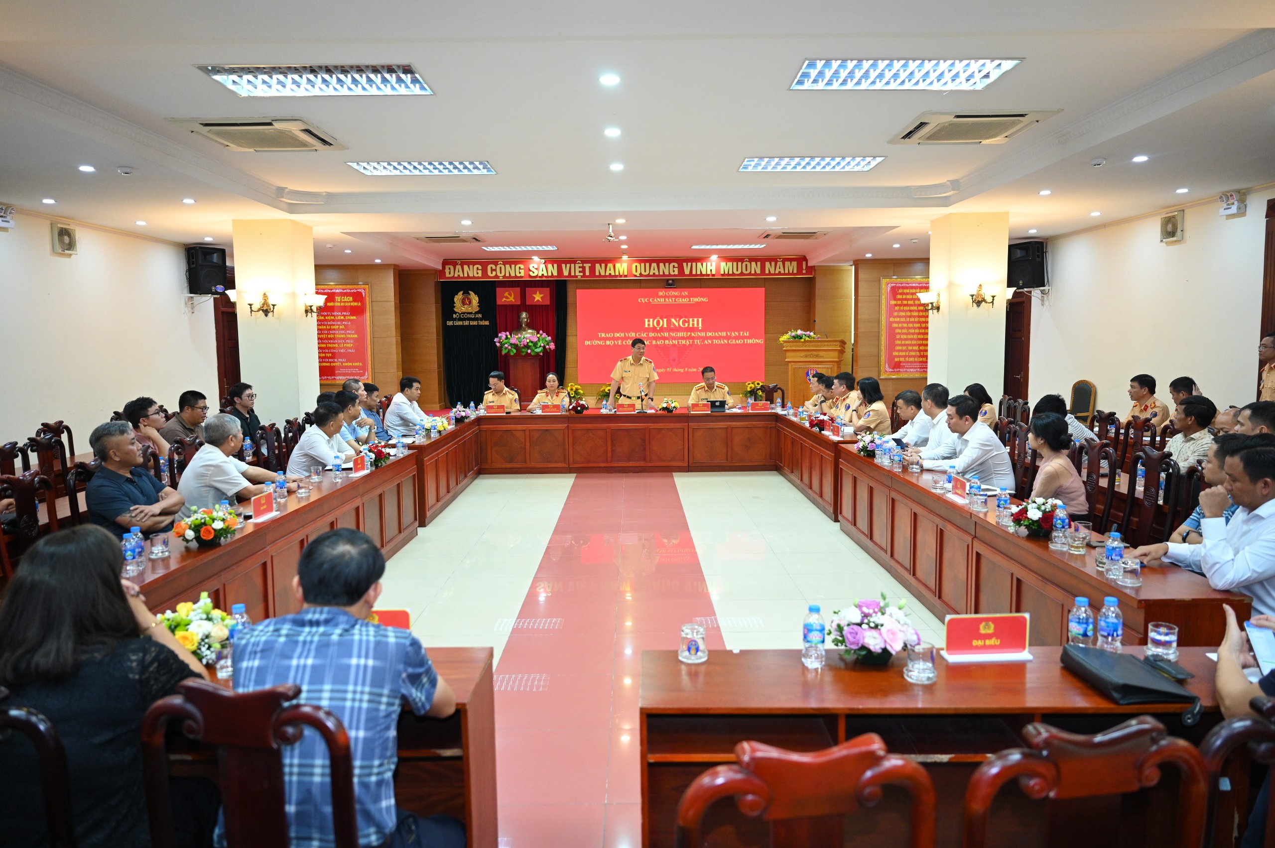 Doanh nghiệp hiến kế giảm tai nạn giao thông liên quan xe kinh doanh vận tải- Ảnh 3. Doanh nghiệp hiến kế giảm tai nạn giao thông liên quan xe kinh doanh vận tải- Ảnh 3.