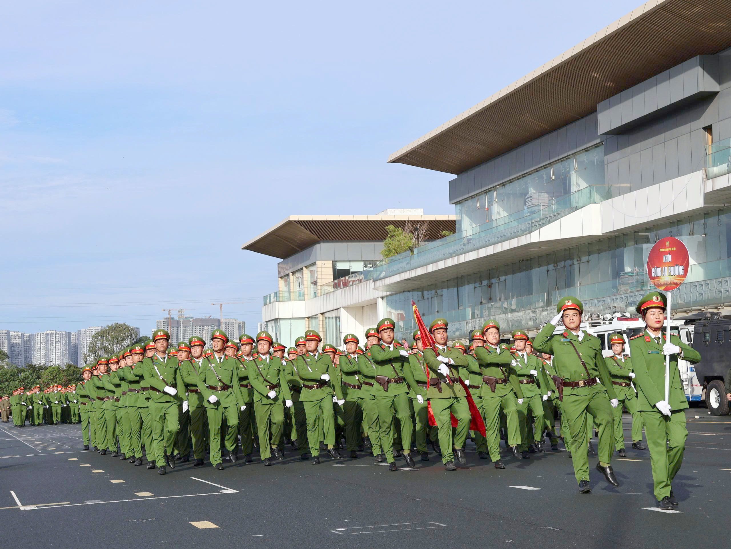 Nữ CSGT Hà Nội trình diễn võ thuật tại buổi hợp luyện diễu binh, diễu hành- Ảnh 5. Nữ CSGT Hà Nội trình diễn võ thuật tại buổi hợp luyện diễu binh, diễu hành- Ảnh 5.