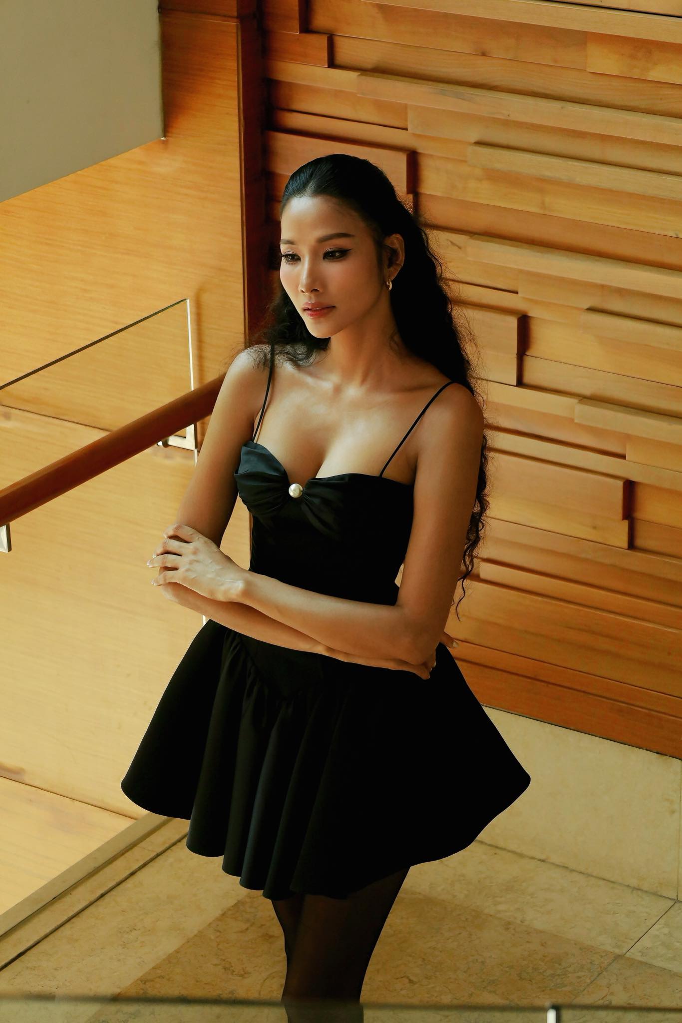 Người mẫu Hoàng Thùy: "Tôi ngồi không, drama tự rơi vào đầu"- Ảnh 5.