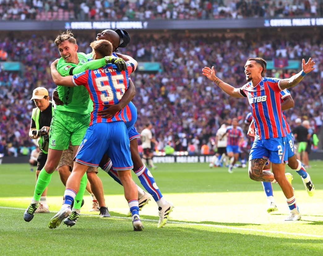 Đánh bại Liverpool, Crystal Palace vô địch Siêu cúp nước Anh 2025- Ảnh 2. Đánh bại Liverpool, Crystal Palace vô địch Siêu cúp nước Anh 2025- Ảnh 2.