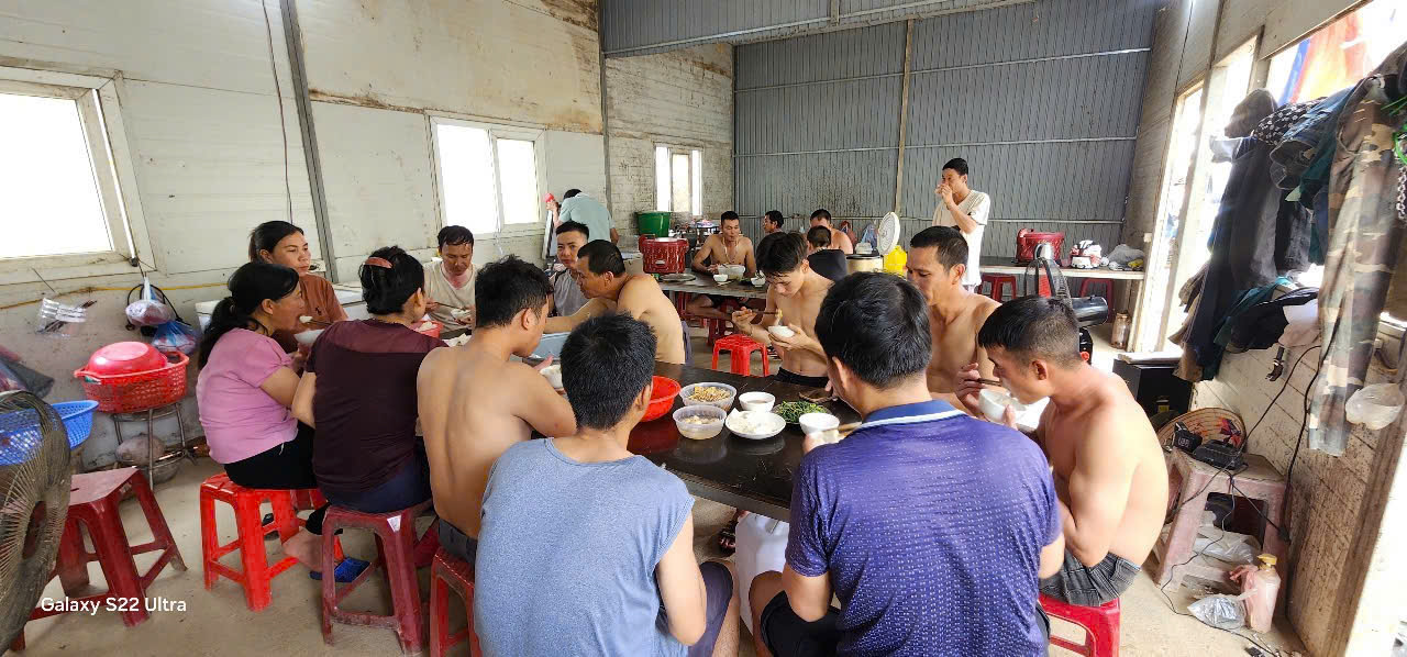 Ăn núi, ngủ rừng và lời hứa tiến độ tuyến đường hơn 1.300 tỷ đồng nối Lào Cai - Lai Châu- Ảnh 1.