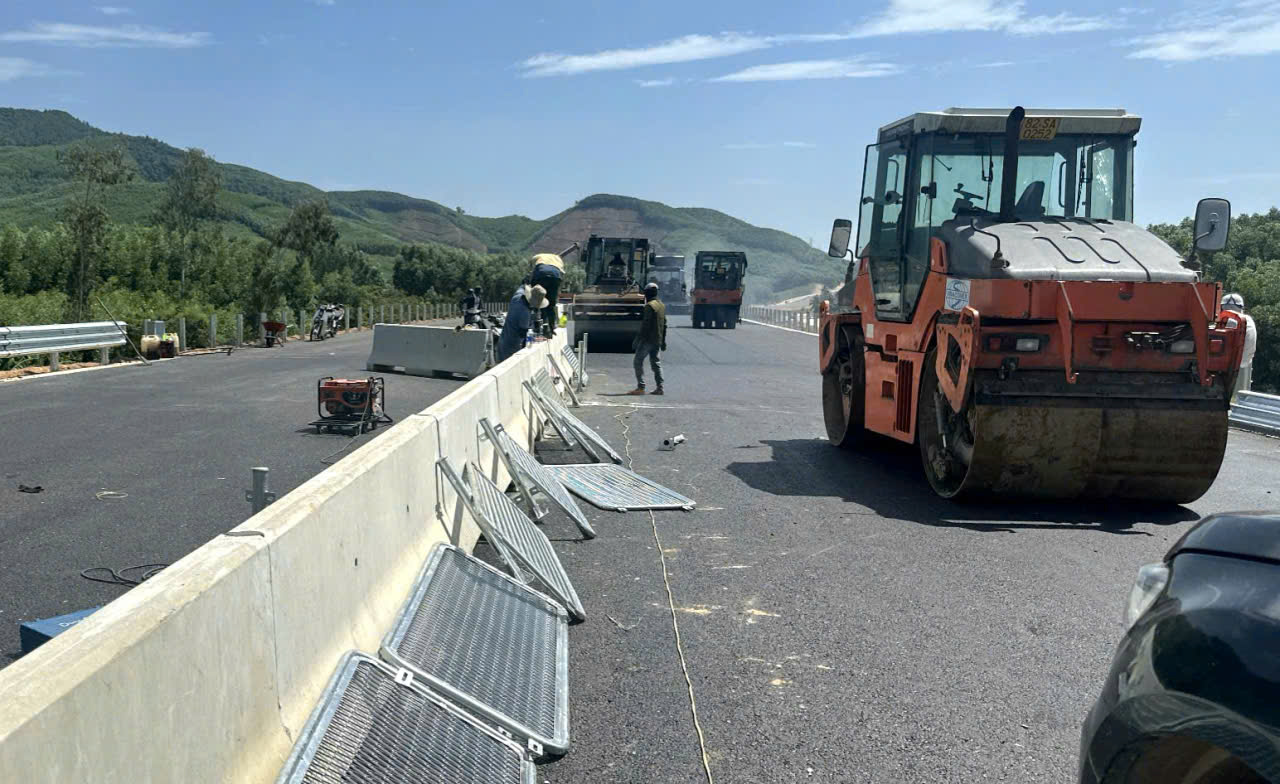 Đua nước rút thông xe kỹ thuật 10km cao tốc Quảng Ngãi - Hoài Nhơn- Ảnh 4.