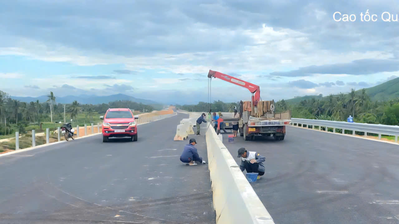 Đua nước rút thông xe kỹ thuật 10km cao tốc Quảng Ngãi - Hoài Nhơn- Ảnh 9.