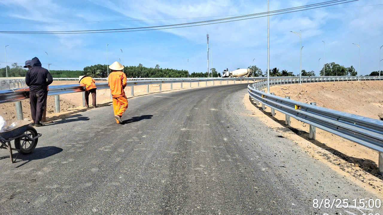 Đua nước rút thông xe kỹ thuật 10km cao tốc Quảng Ngãi - Hoài Nhơn- Ảnh 8.