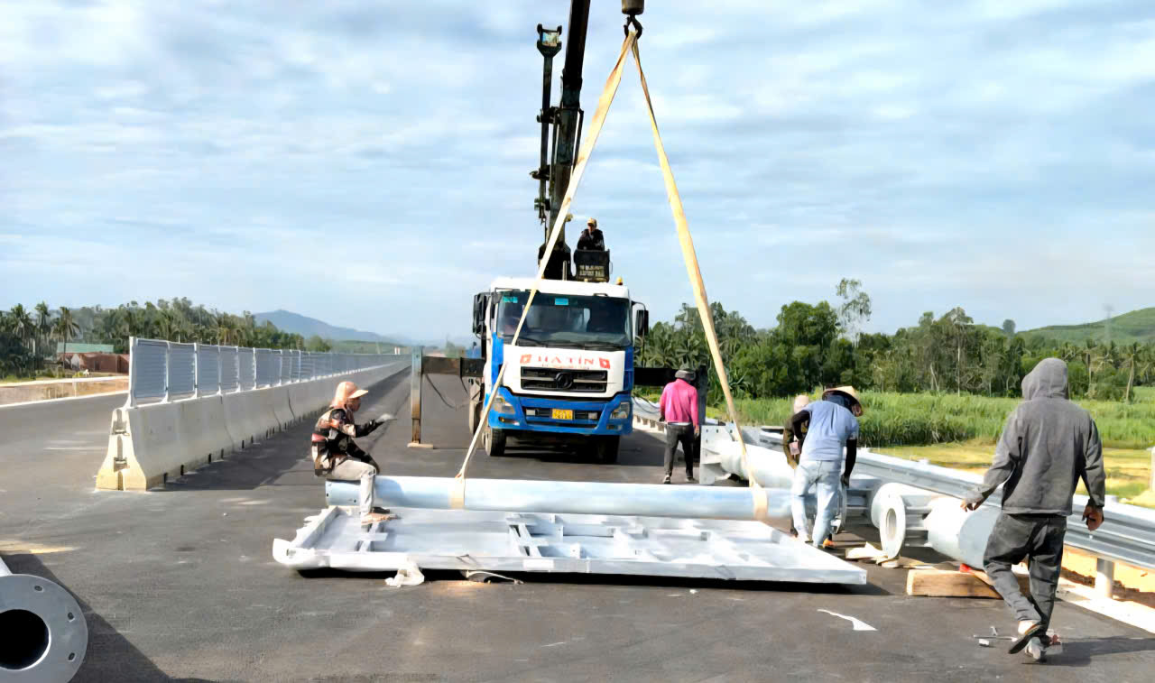 Đua nước rút thông xe kỹ thuật 10km cao tốc Quảng Ngãi - Hoài Nhơn- Ảnh 10.