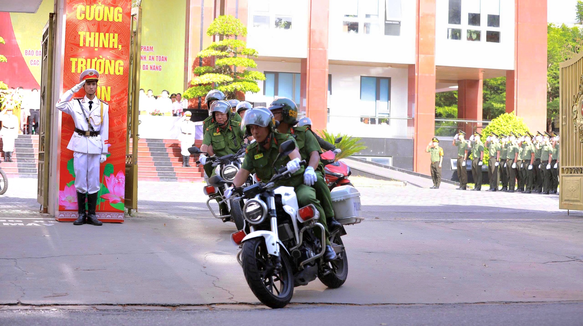 Đà Nẵng xử lý triệt để tình trạng thanh thiếu niên dùng hung khí đánh nhau- Ảnh 1.