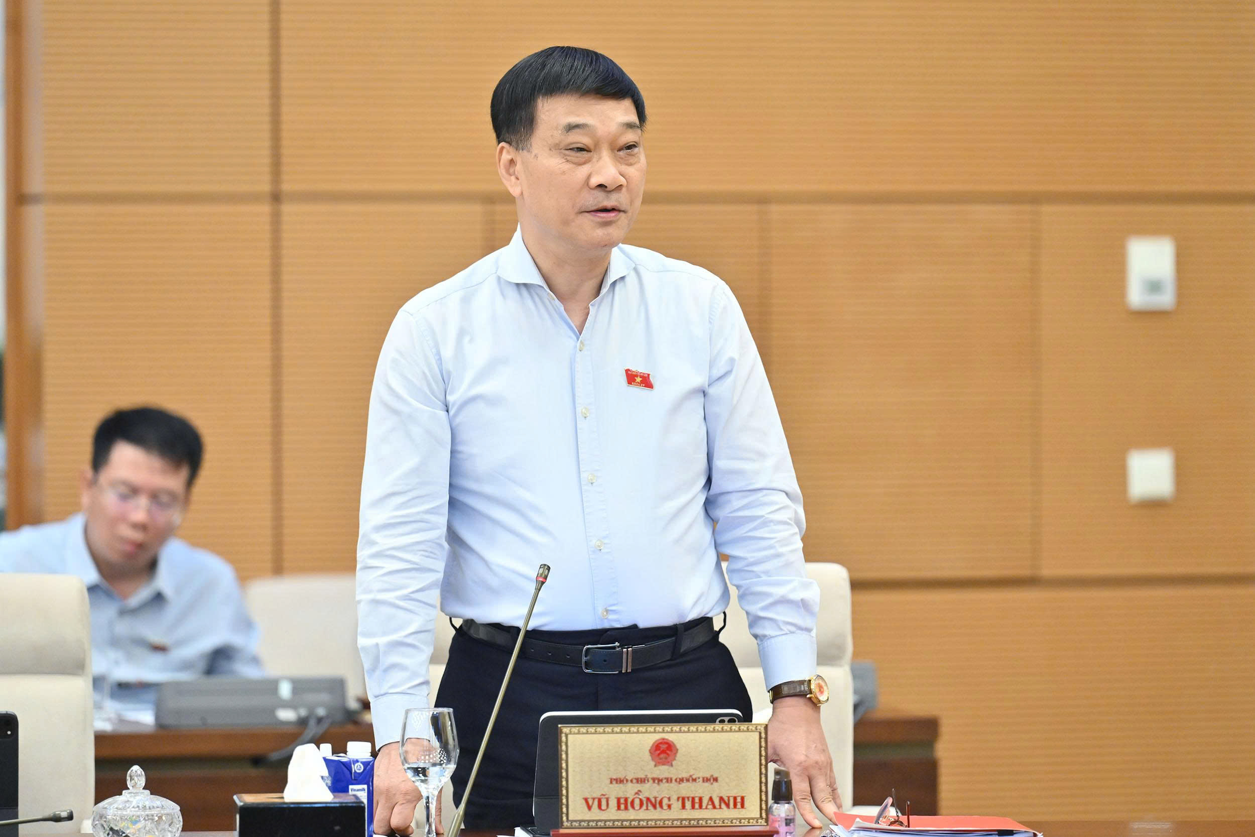 Phó Chủ tịch Quốc hội: Cần có lộ trình, giải pháp thay thế khi cấm xe máy chạy xăng- Ảnh 2.
