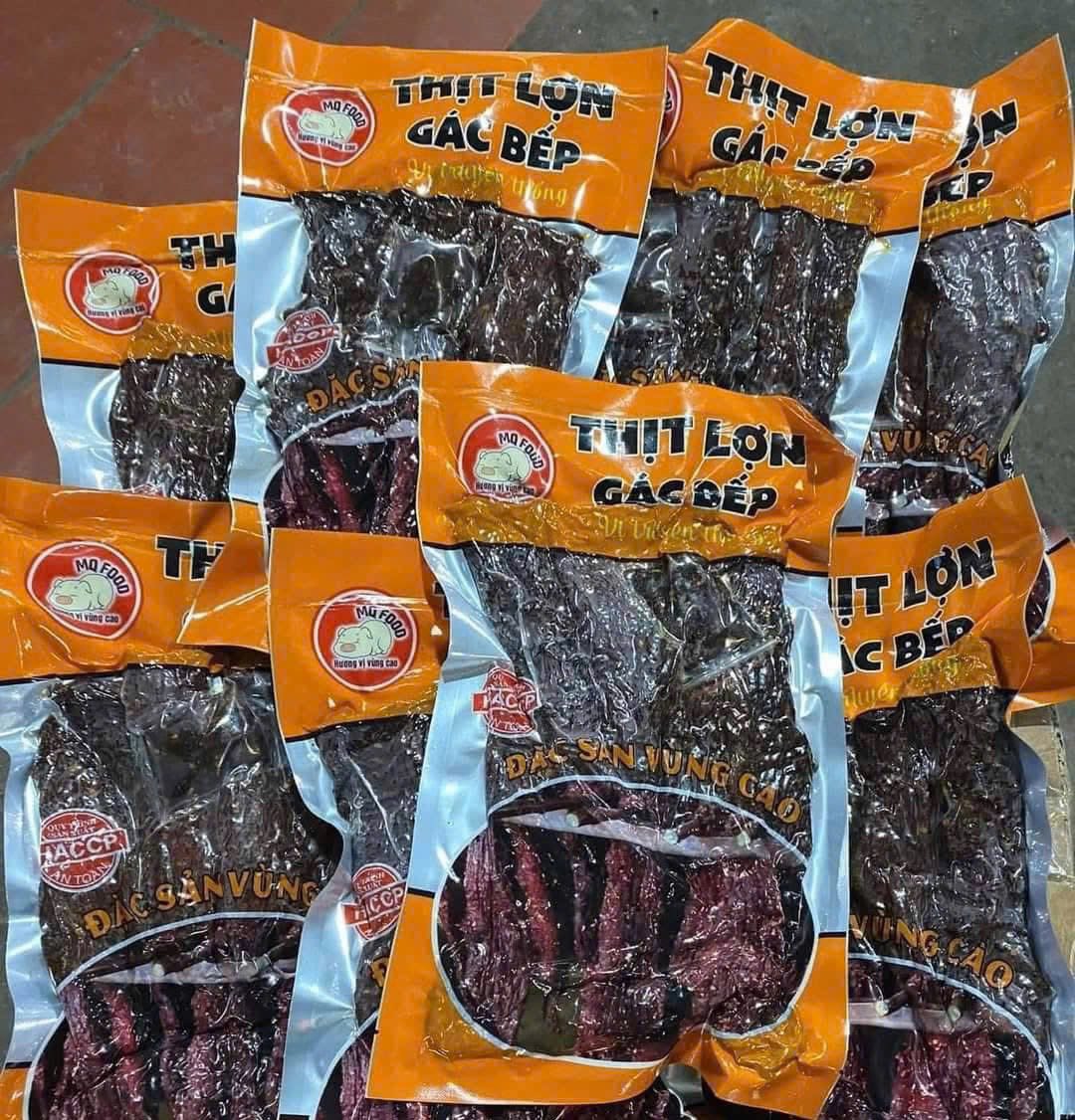 Phú Thọ: Phát hiện cơ sở sản xuất "thịt gác bếp" bốc mùi hôi thối- Ảnh 3. Phú Thọ: Phát hiện cơ sở sản xuất "thịt gác bếp" bốc mùi hôi thối- Ảnh 3.