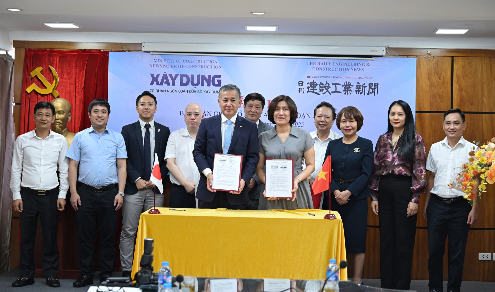 Báo Xây dựng và Báo Tin tức Kỹ thuật Xây dựng Nhật Bản ký ghi nhớ hợp tác- Ảnh 1. Báo Xây dựng và Báo Tin tức Kỹ thuật Xây dựng Nhật Bản ký ghi nhớ hợp tác- Ảnh 1.