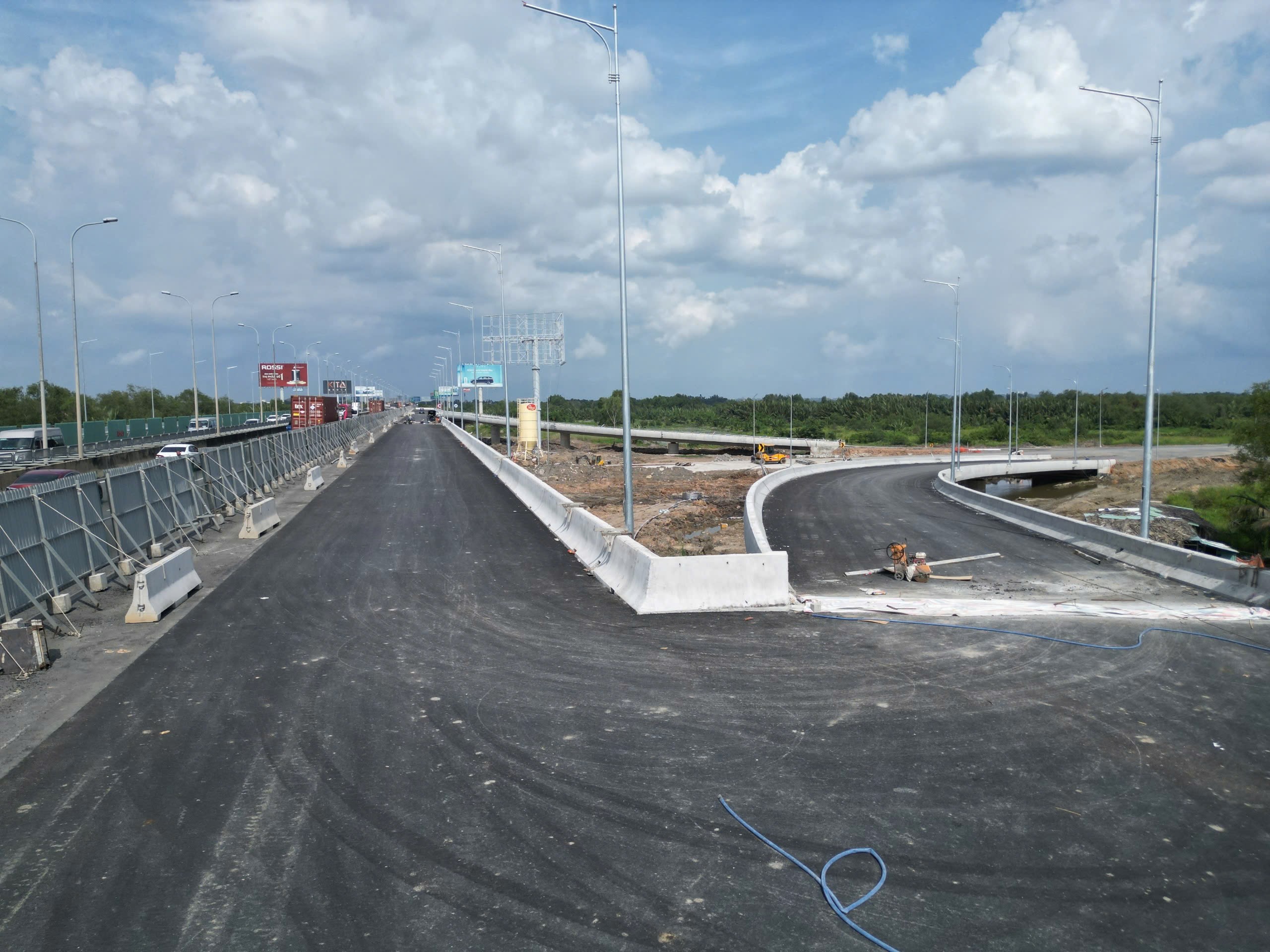 Tăng tốc thi công đường kết nối Vành đai 3 với cao tốc TP.HCM - Long Thành - Dầu Giây- Ảnh 3. Tăng tốc thi công đường kết nối Vành đai 3 với cao tốc TP.HCM - Long Thành - Dầu Giây- Ảnh 3.