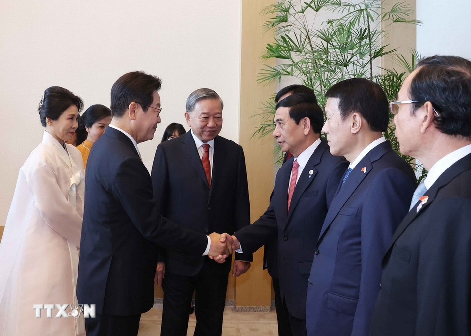 Hàn Quốc bắn 21 loạt đại bác chào mừng Tổng Bí thư Tô Lâm và Phu nhân- Ảnh 4.