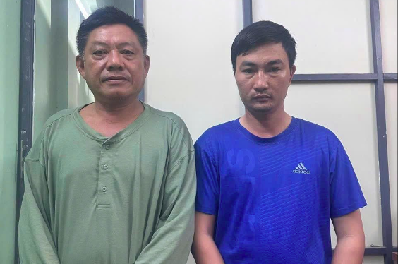 TP.HCM: Bắt tạm giam hai đối tượng cầm gậy đuổi đánh nhau trên đường Tô Ngọc Vân- Ảnh 1. TP.HCM: Bắt tạm giam hai đối tượng cầm gậy đuổi đánh nhau trên đường Tô Ngọc Vân- Ảnh 1.