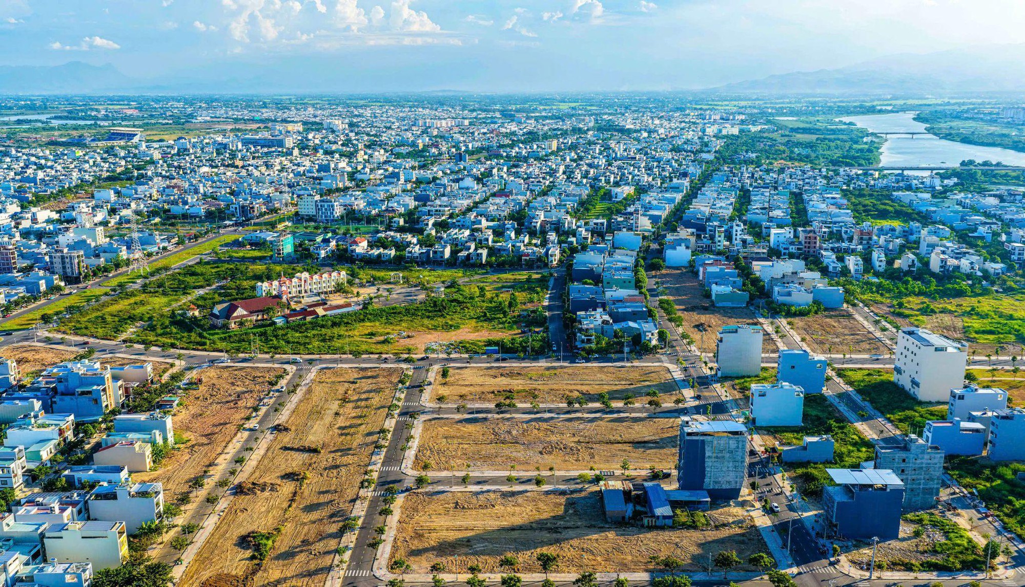 Lý giải xu hướng săn đất nền Đà Nẵng hậu sáp nhập- Ảnh 1. Lý giải xu hướng săn đất nền Đà Nẵng hậu sáp nhập- Ảnh 1.