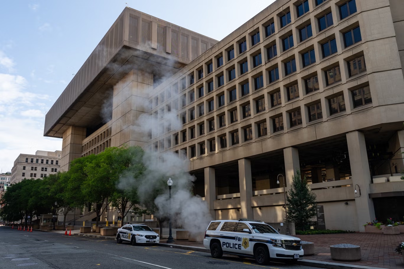FBI điều khoảng 120 đặc vụ tham gia trấn áp nạn cướp xe ở thủ đô Washington- Ảnh 1.