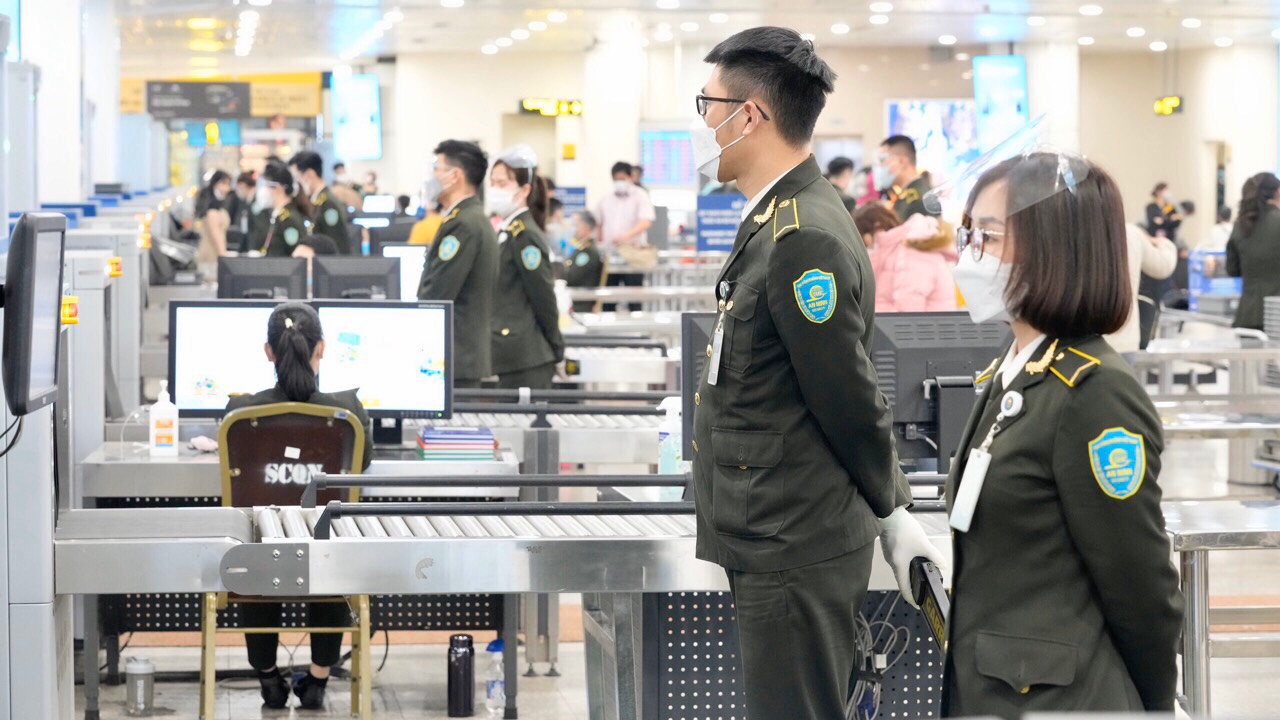 Triển khai đồng bộ các giải pháp bảo đảm an toàn, an ninh hàng không- Ảnh 1. Triển khai đồng bộ các giải pháp bảo đảm an toàn, an ninh hàng không- Ảnh 1.