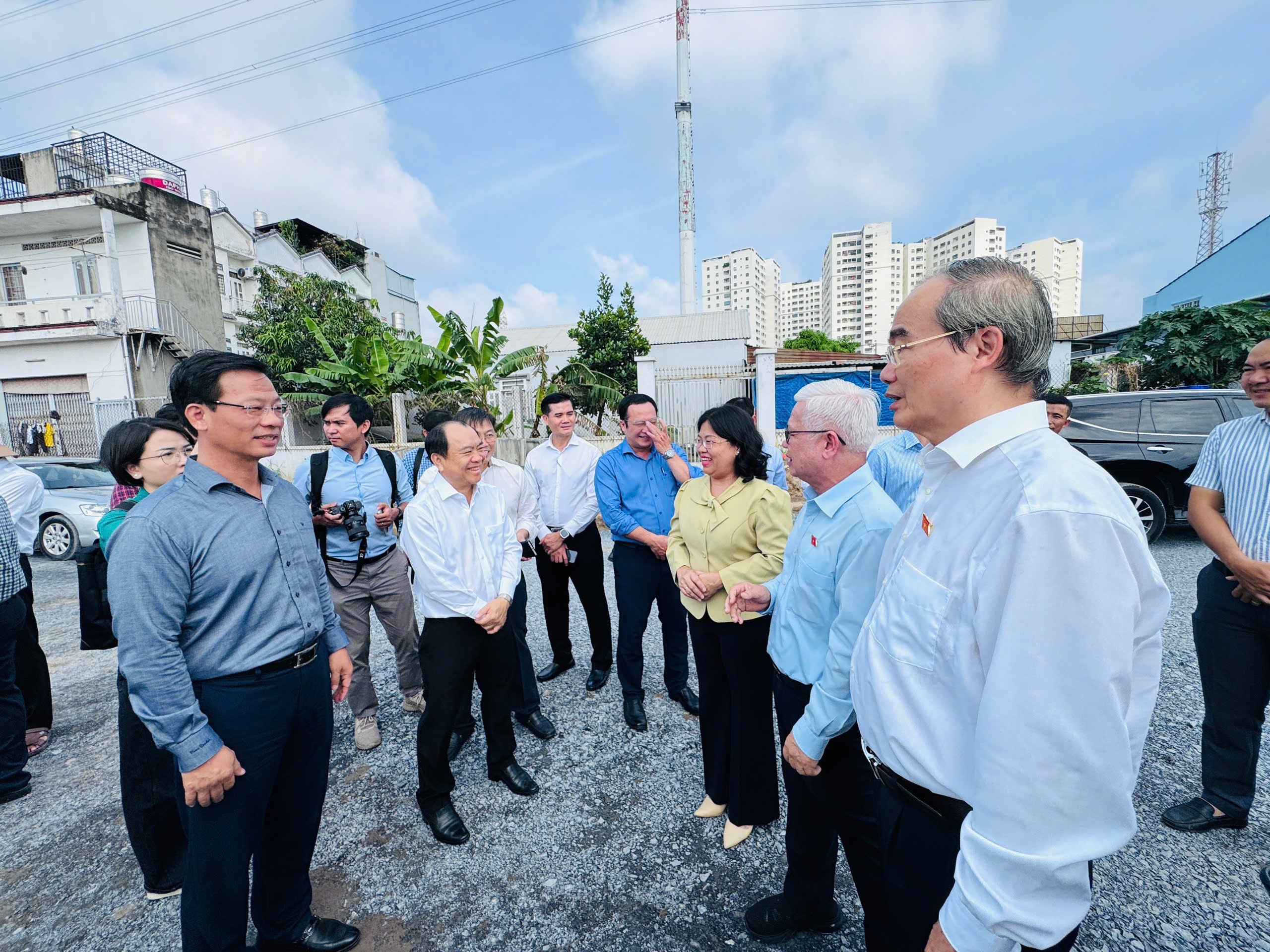 Đoàn ĐBQH TP.HCM kiểm tra dự án Vành đai 3, kênh Tham Lương - Bến Cát - rạch Nước Lên- Ảnh 1. Đoàn ĐBQH TP.HCM kiểm tra dự án Vành đai 3, kênh Tham Lương - Bến Cát - rạch Nước Lên- Ảnh 1.