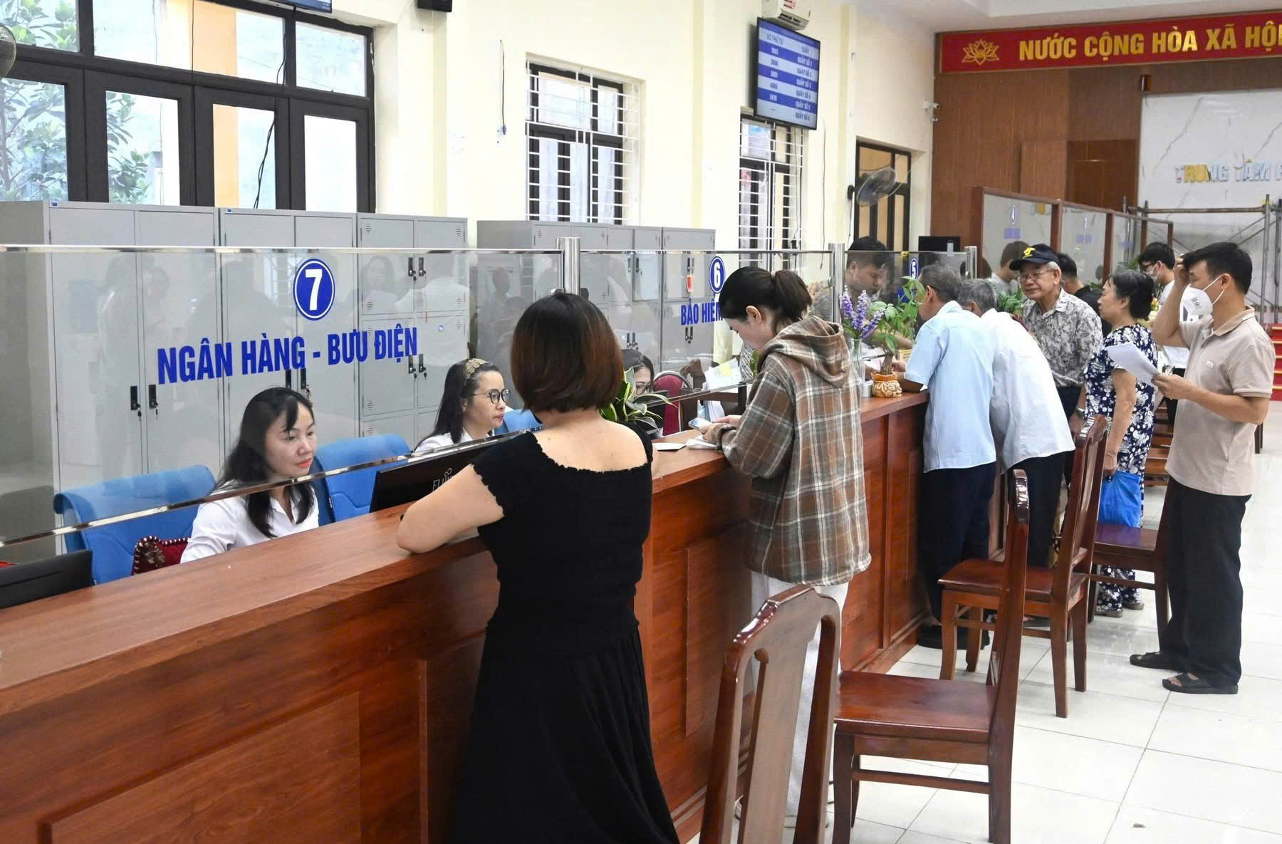 Phú Thọ: Hơn 3.000 cán bộ, công chức, viên chức nghỉ việc sau sáp nhập- Ảnh 1.