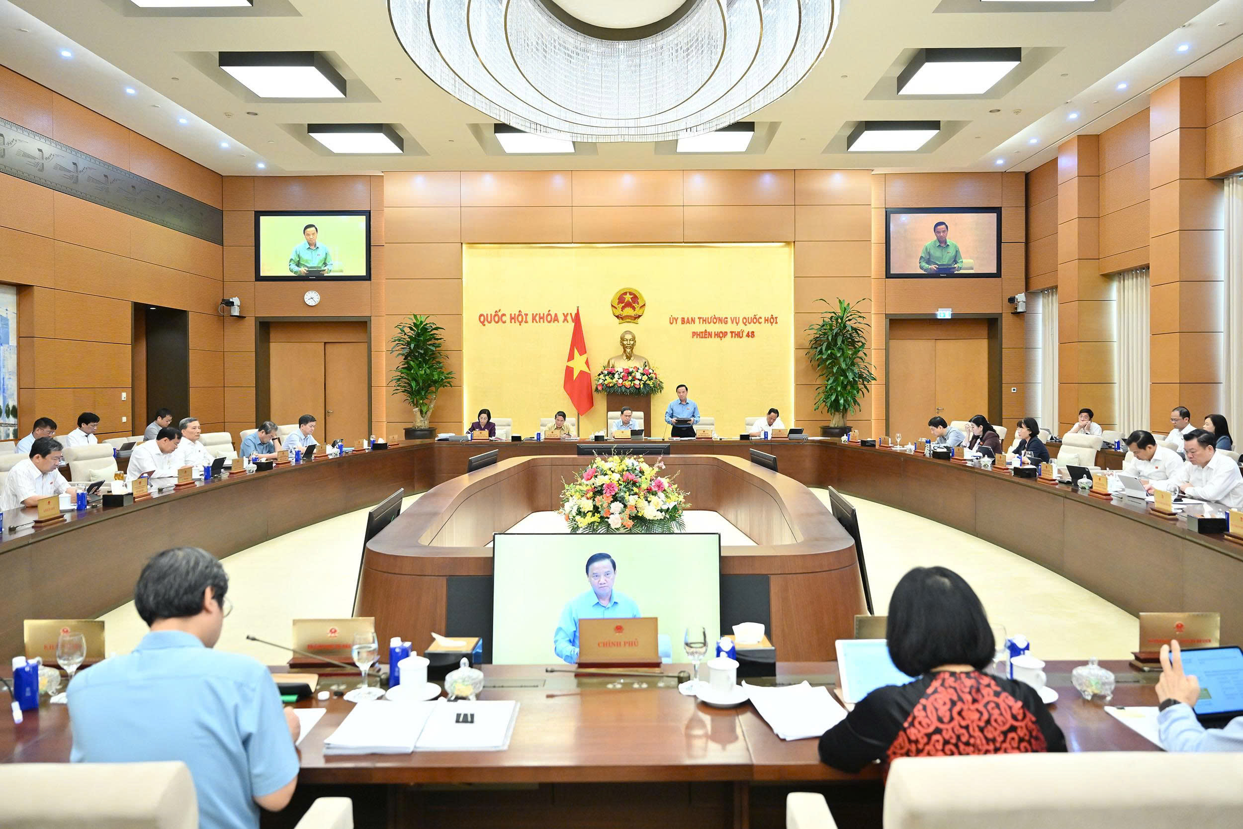 Nghiên cứu bộ sách giáo khoa dùng chung, miễn phí cho học sinh- Ảnh 3. Nghiên cứu bộ sách giáo khoa dùng chung, miễn phí cho học sinh- Ảnh 3.