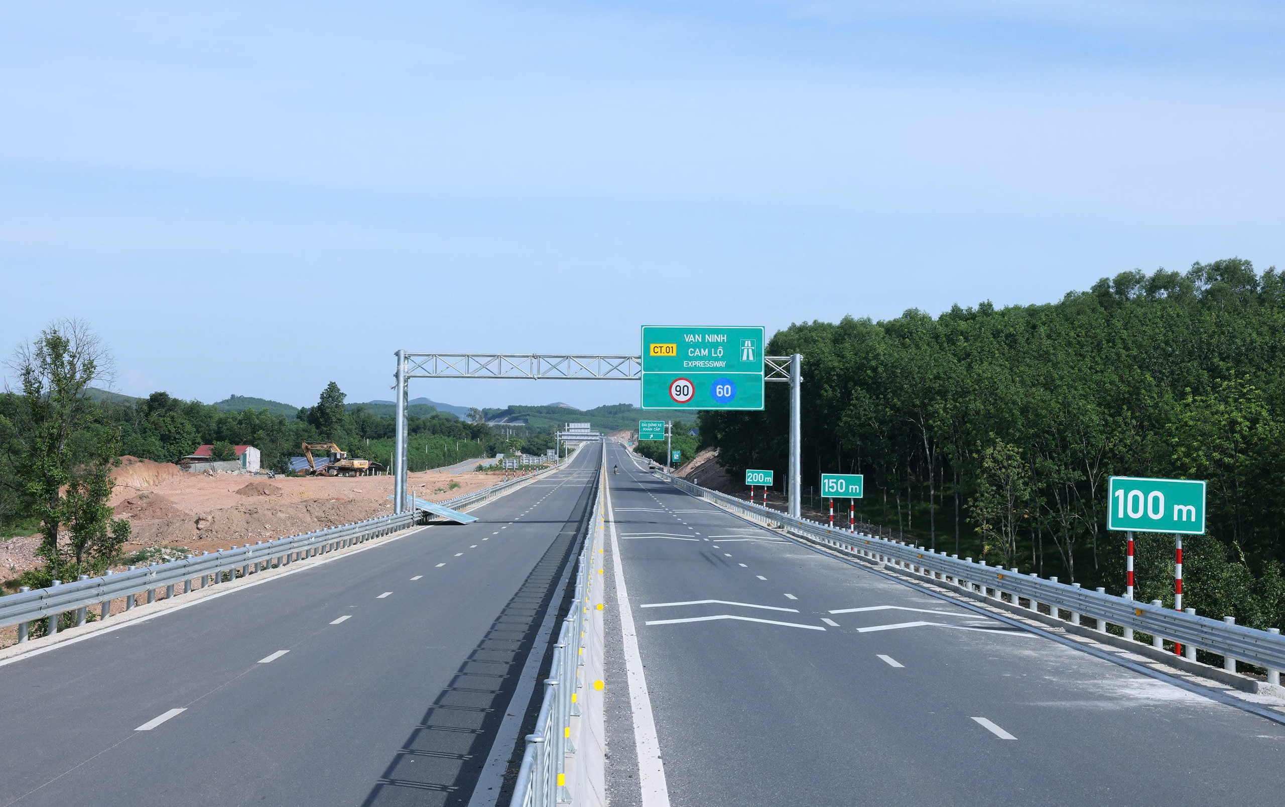 500 ngày thần tốc nối thông 3.000km cao tốc: Nhanh hơn, giàu hơn nhờ cao tốc- Ảnh 1. 500 ngày thần tốc nối thông 3.000km cao tốc: Nhanh hơn, giàu hơn nhờ cao tốc- Ảnh 1.