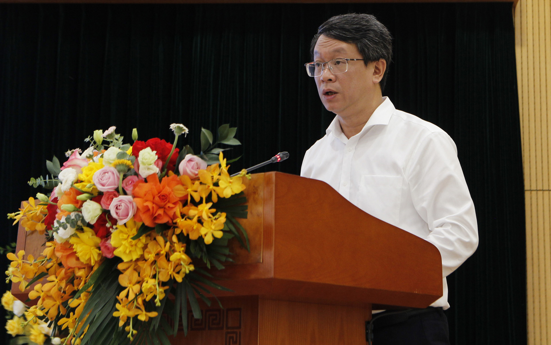 Ông Trần Quốc Thái, Cục trưởng Cục Phát triển đô thị báo cáo tổng kết Đề án phát triển đô thị thông minh bền vững Việt Nam giai đoạn 2018 - 2025 và định hướng đến năm 2030.